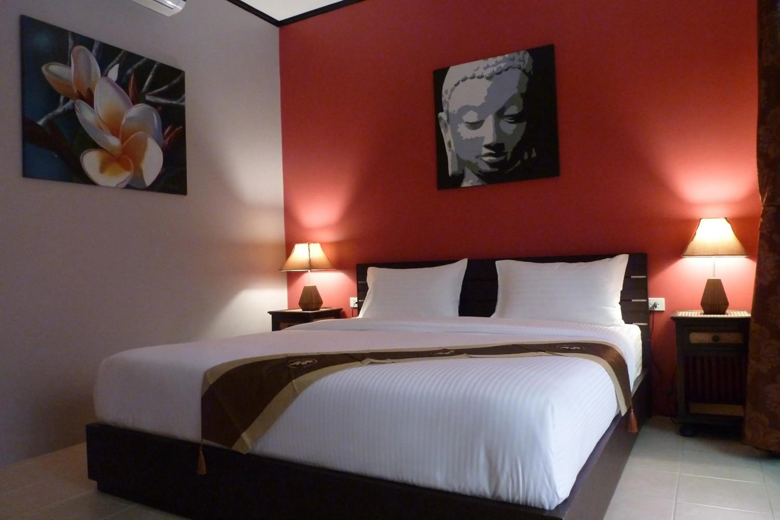 Restaurant/places to eat, Bed in MA MAISON BOUTIQUE HOTEL. in PHUKET