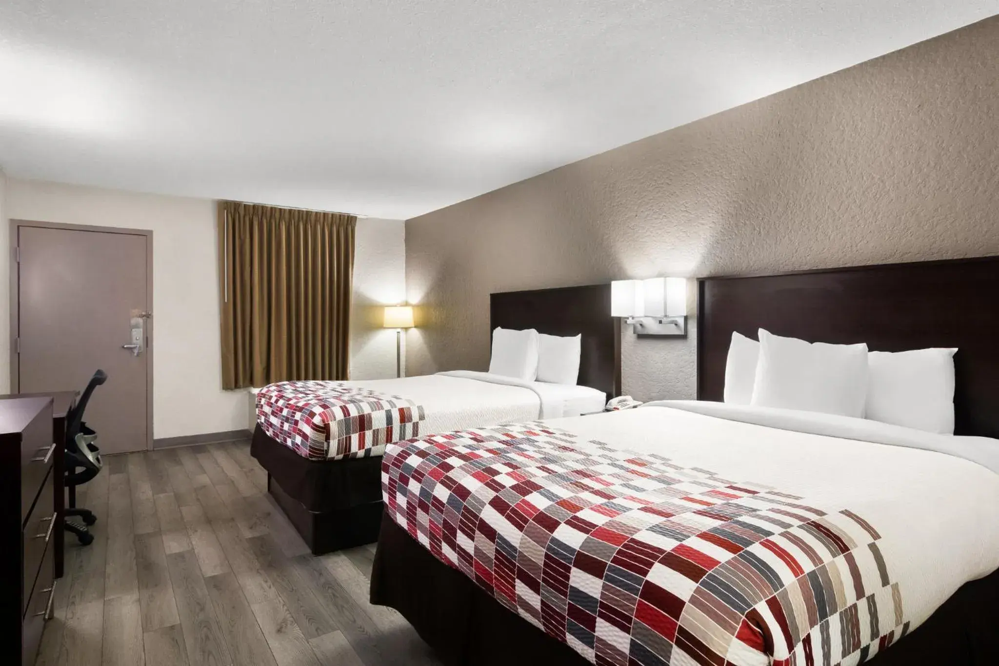 Deluxe Room with Two Queen Beds Non-Smoking in Red Roof Inn Kingsland Deluxe Room with Two Queen Beds Non-Smoking in Red Roof Inn Kingsland