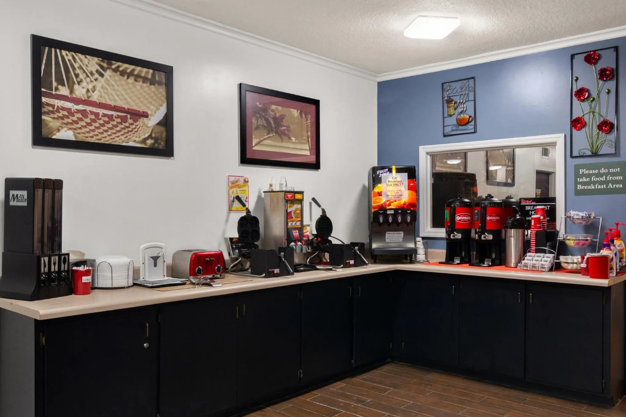 Breakfast in Red Roof Inn Kingsland