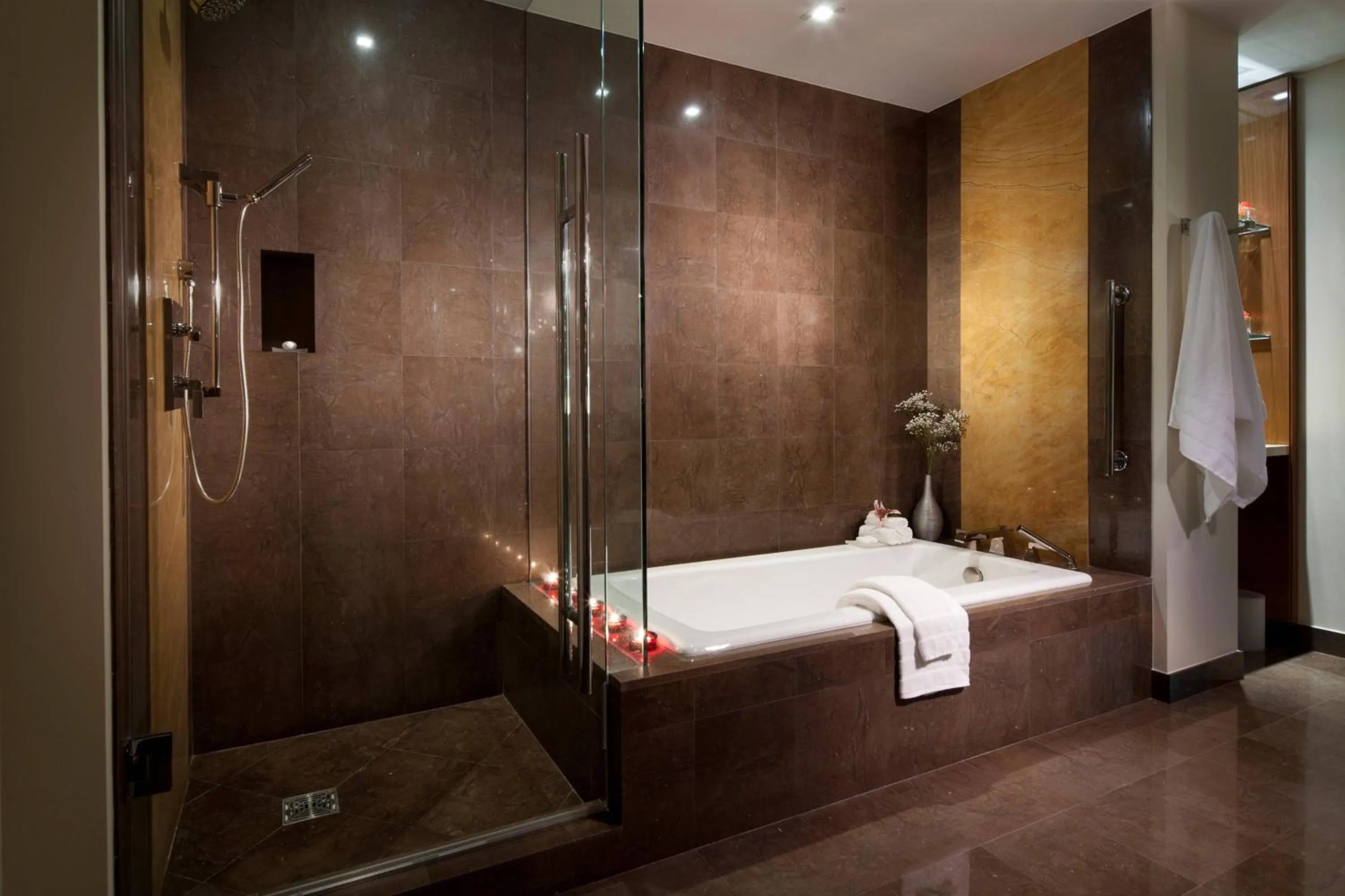 Bathroom, Bed in JW Marriott Marquis Miami