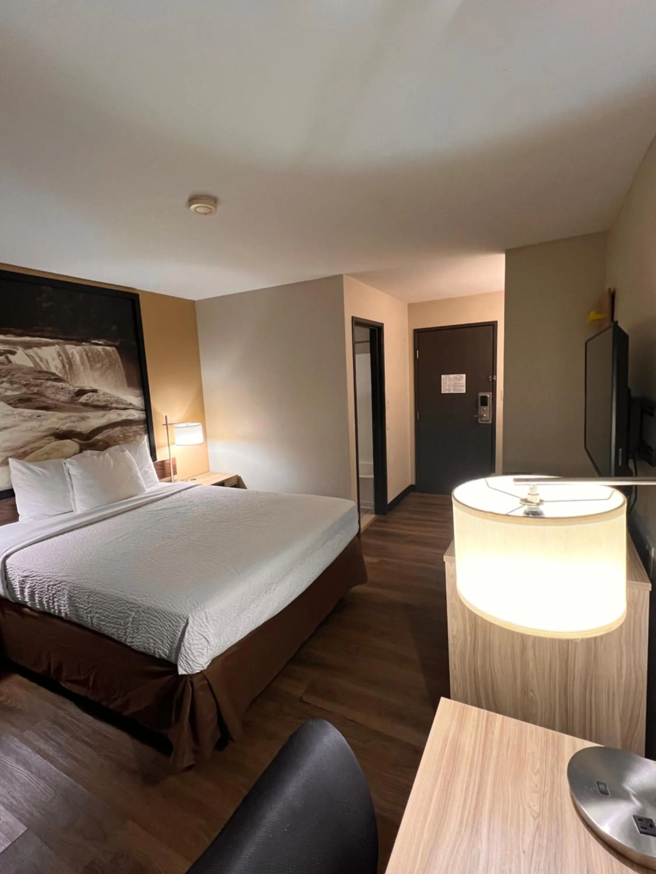 Bed in Super 8 by Wyndham Radcliff Ft. Knox Area