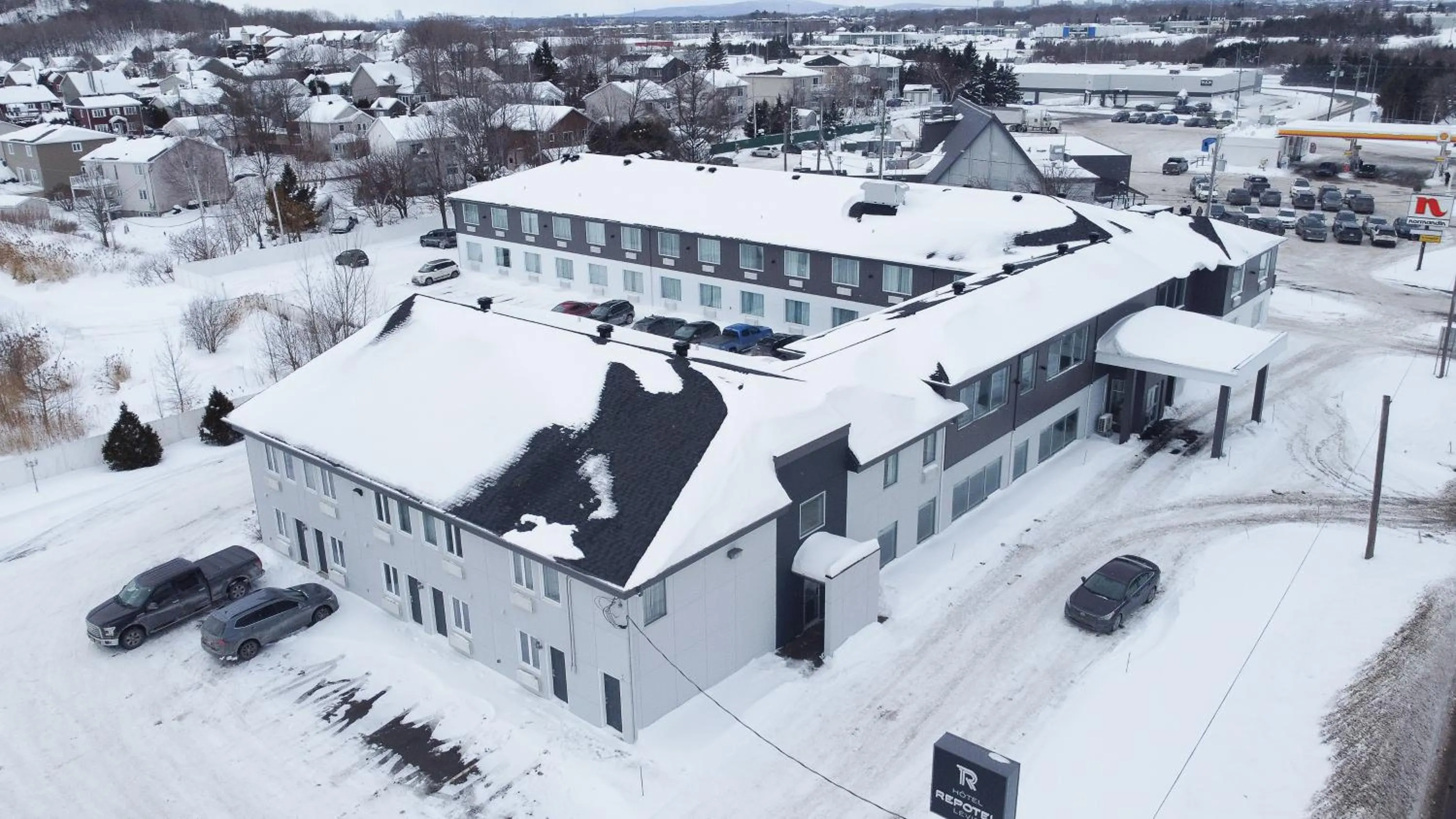 Property building in Repotel Levis