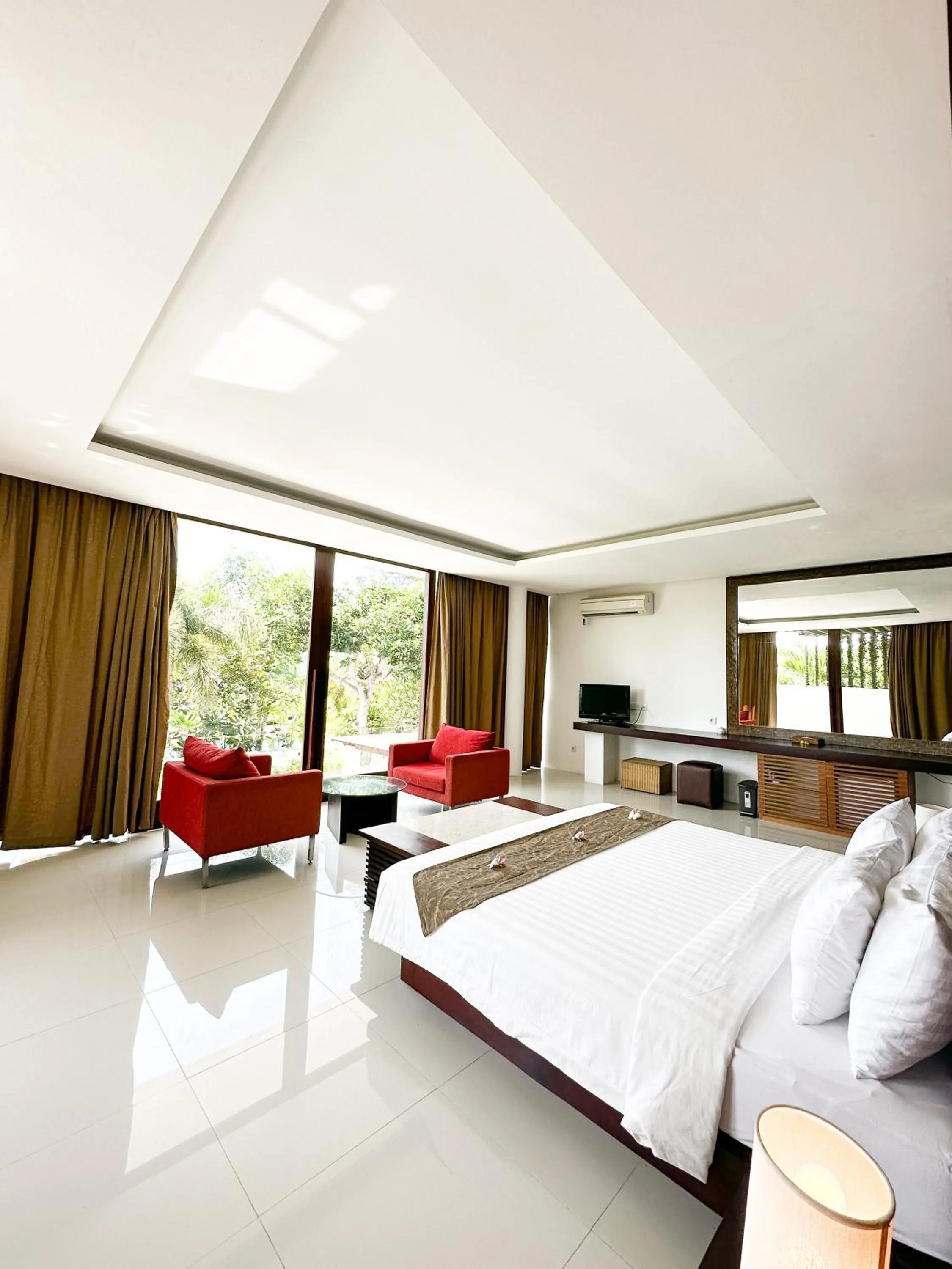 Seating area, Bed in The Wangsa Benoa