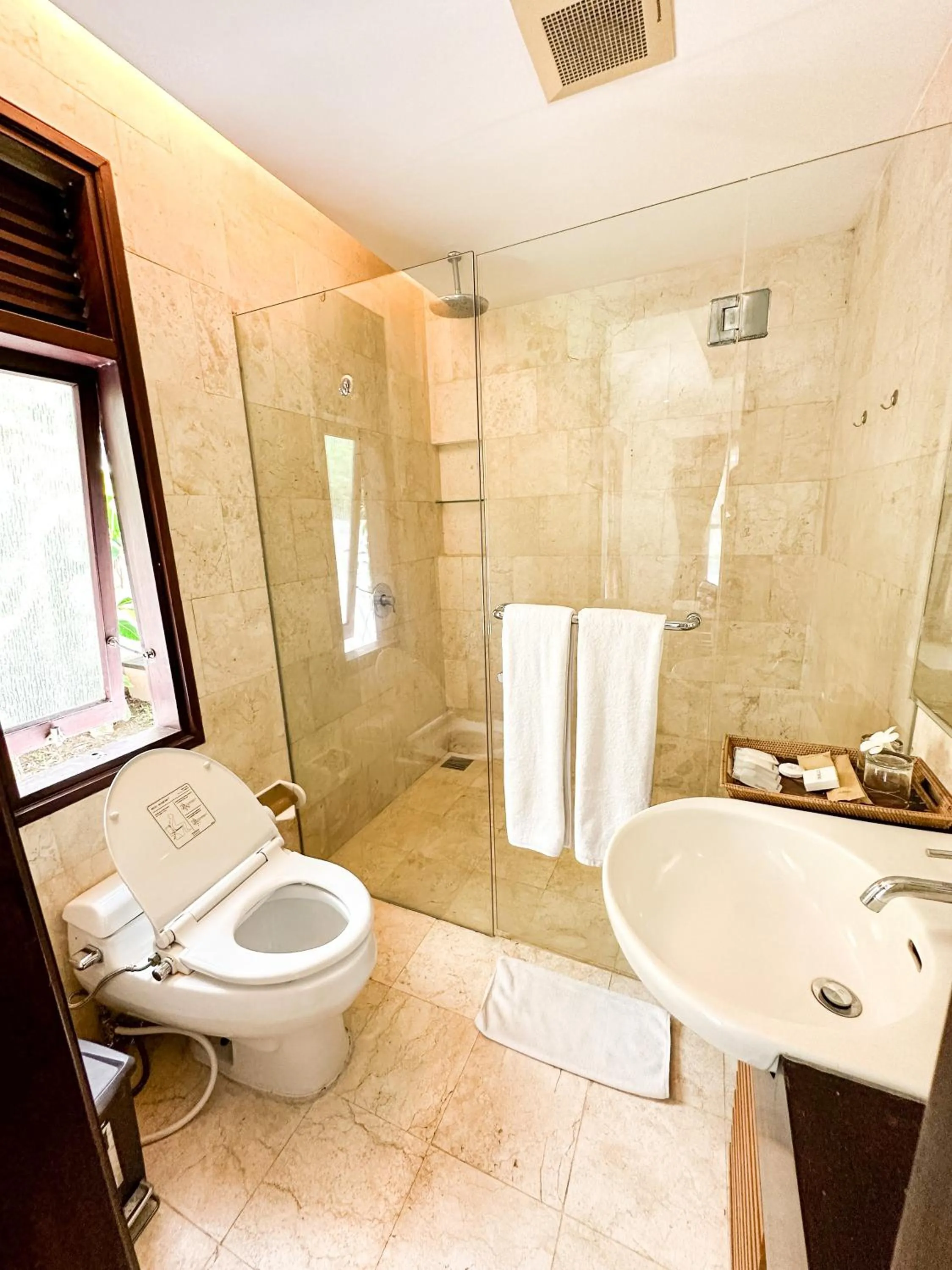 Shower in The Wangsa Benoa