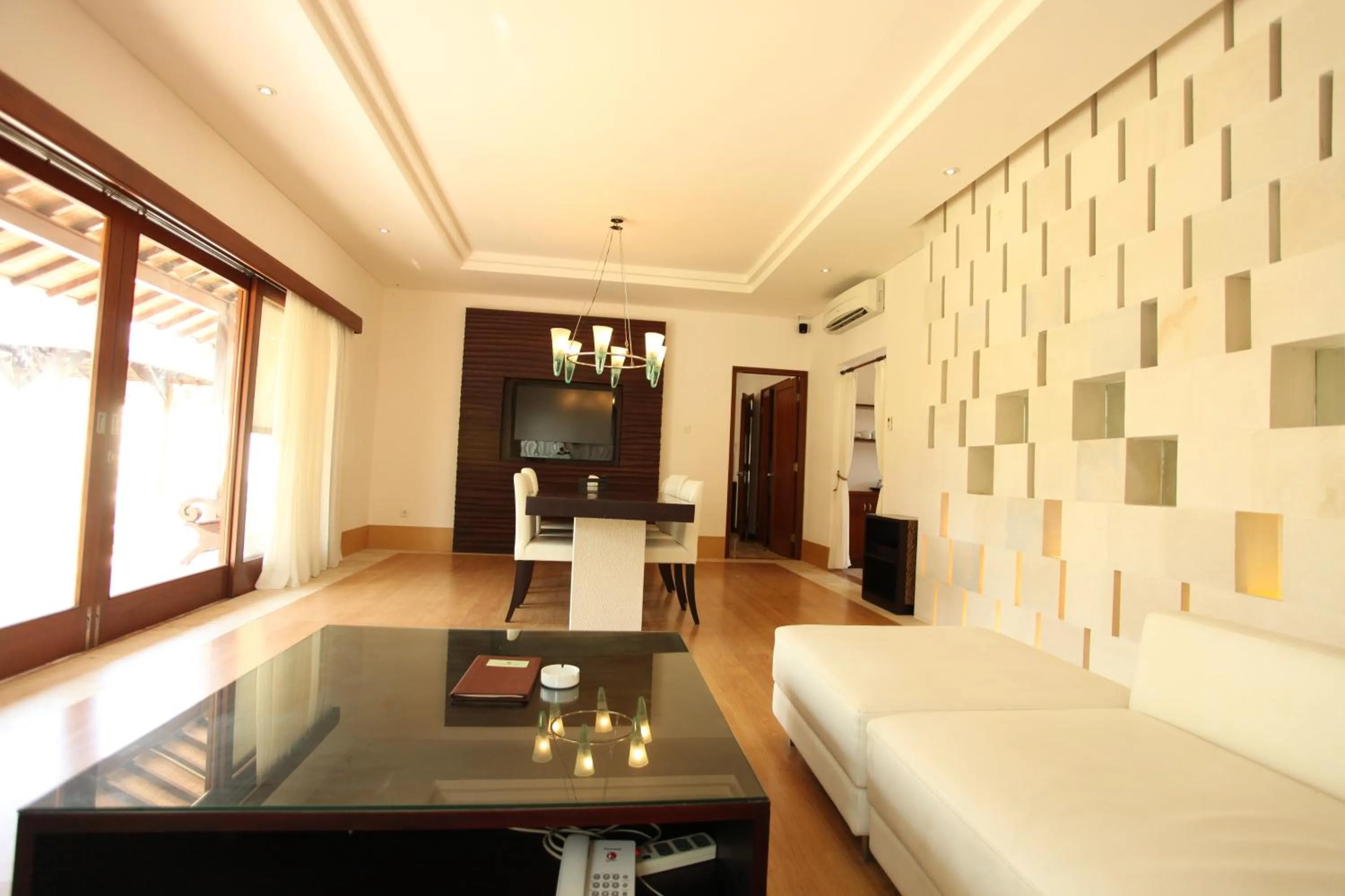 Living room, Bed in The Wangsa Benoa