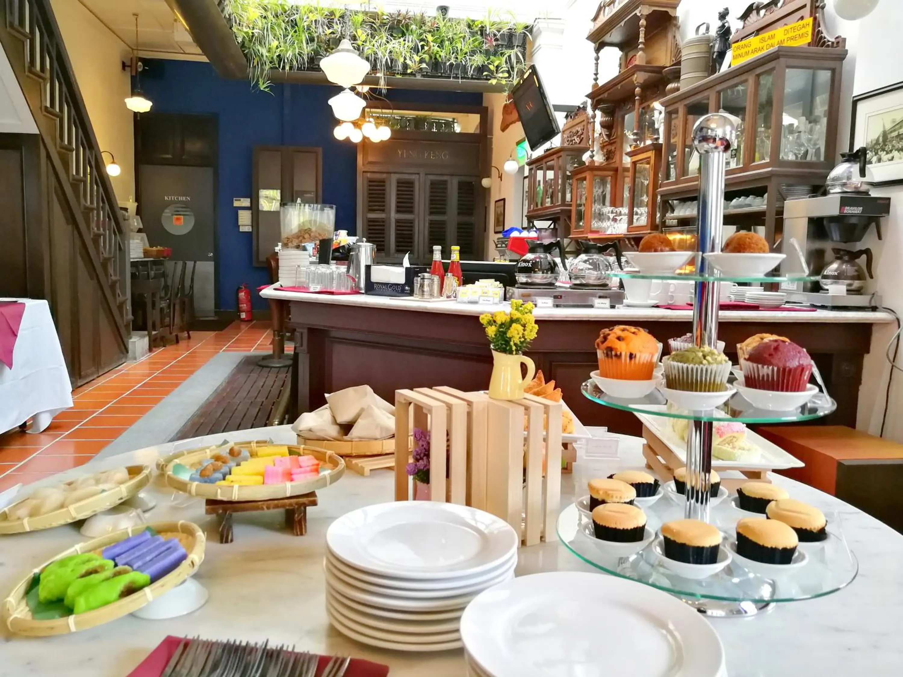 Restaurant/places to eat in Yeng Keng Hotel