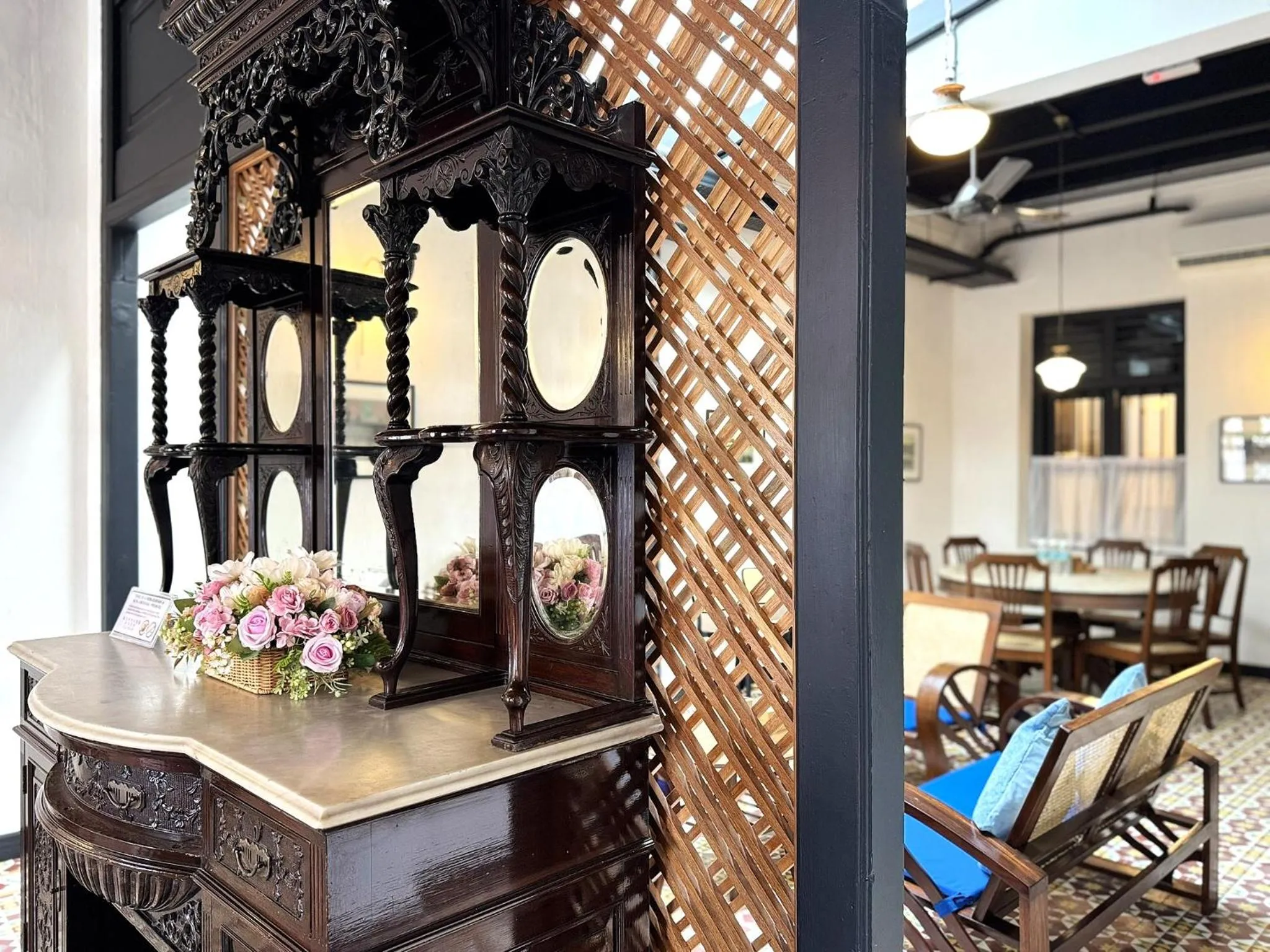 Living room in Yeng Keng Hotel