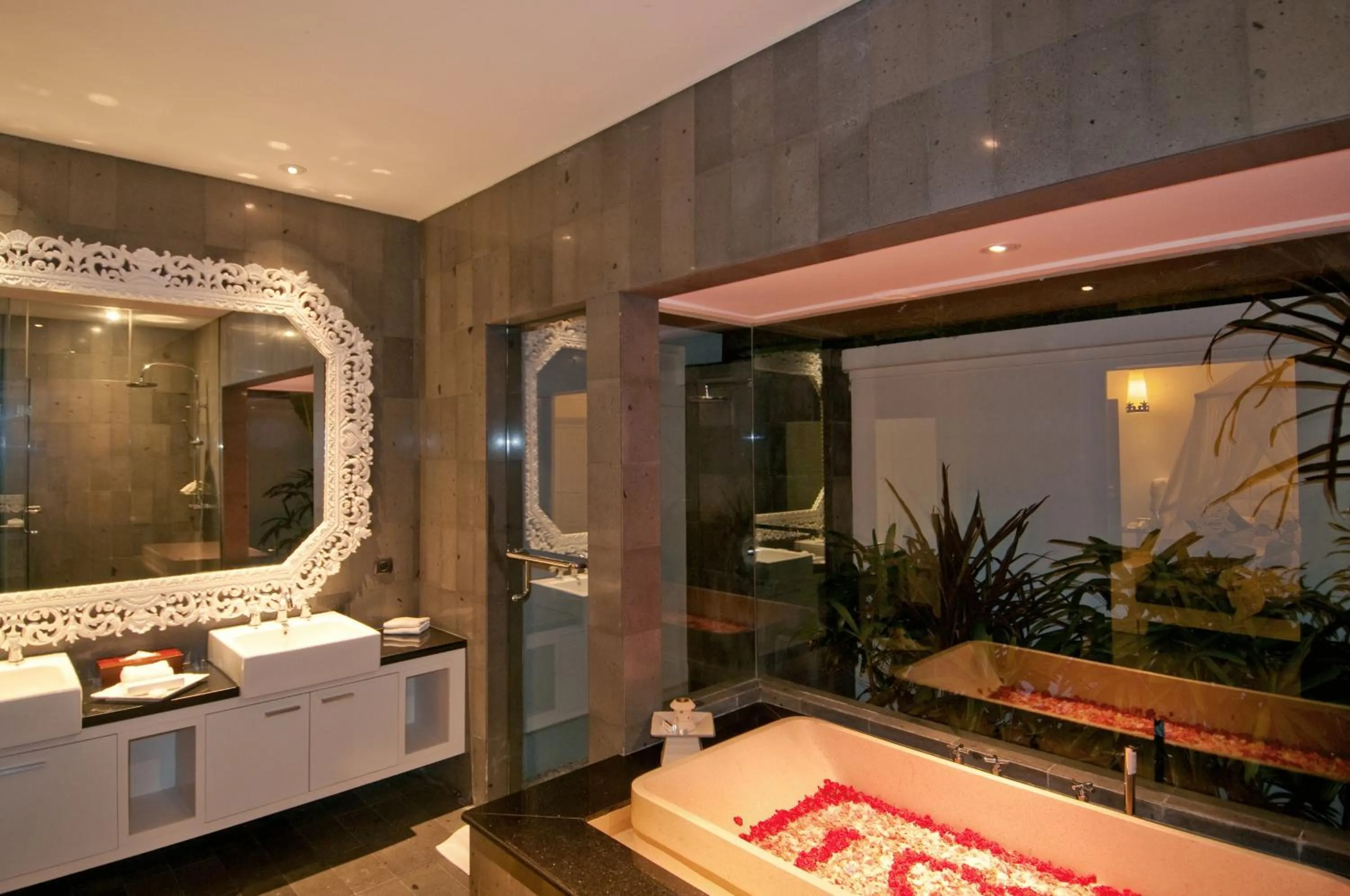 Swimming pool in Nunia Boutique Villa