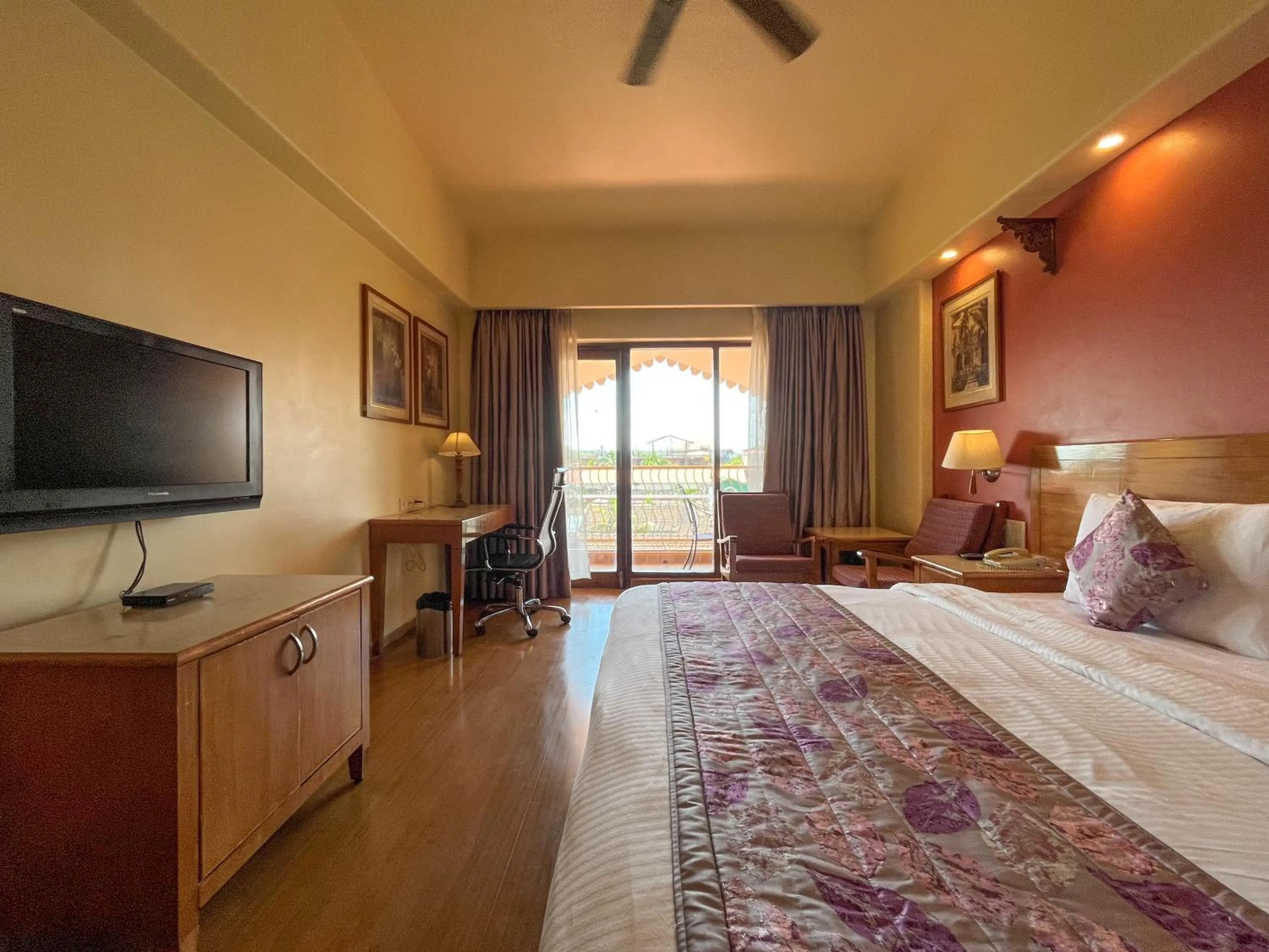 TV and multimedia, Bed in Acron Candolim Regina