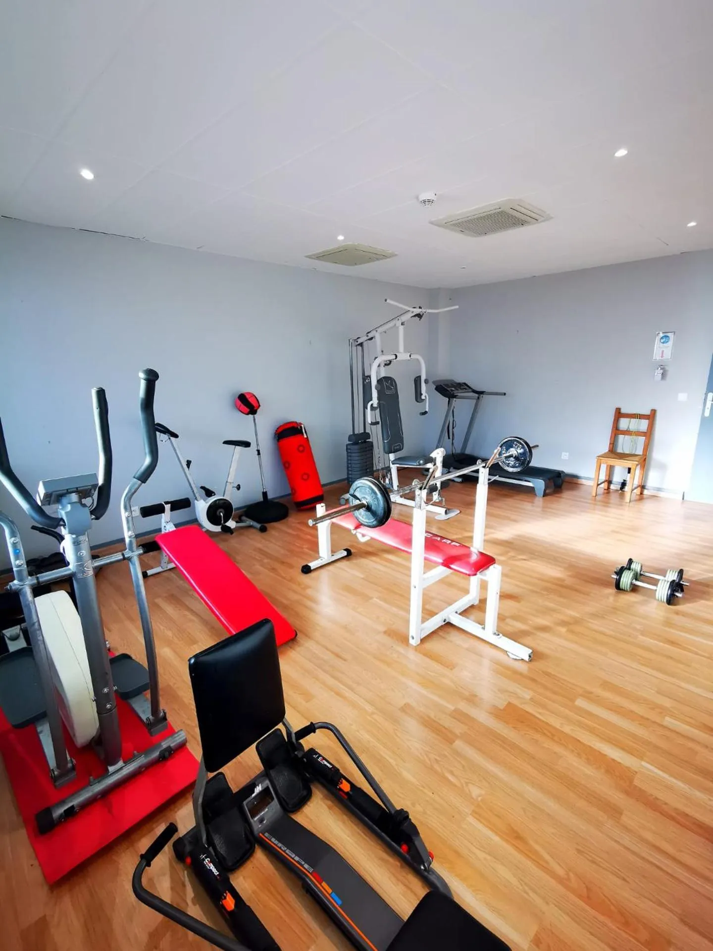 Fitness centre/facilities in PARIS par trains, AREA, Studios avec salle de bain et kitchenette Privées, OU, chambres avec salles bain et cuisines communes