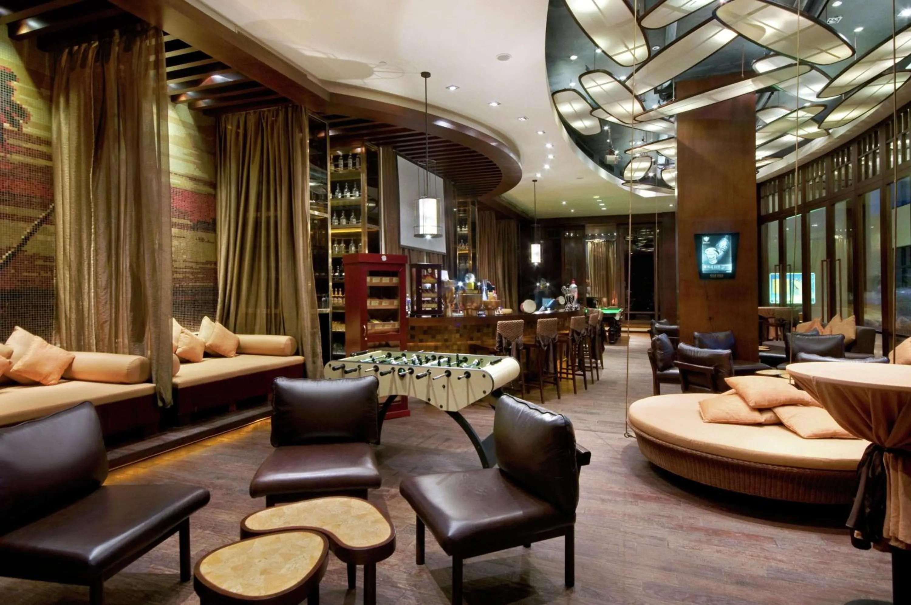 Lounge or bar in Hilton Sanya Yalong Bay Resort & Spa