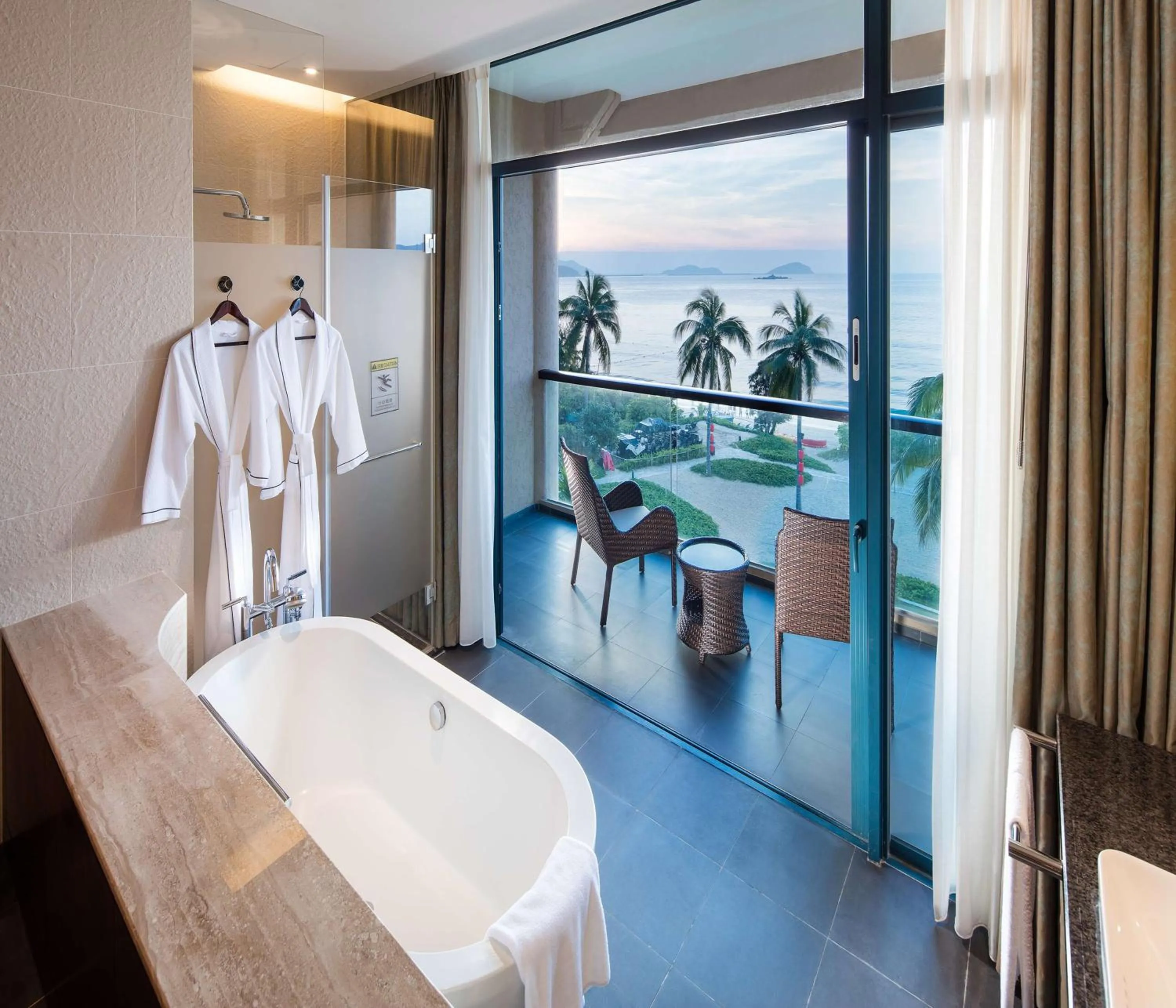 Bed in Hilton Sanya Yalong Bay Resort & Spa