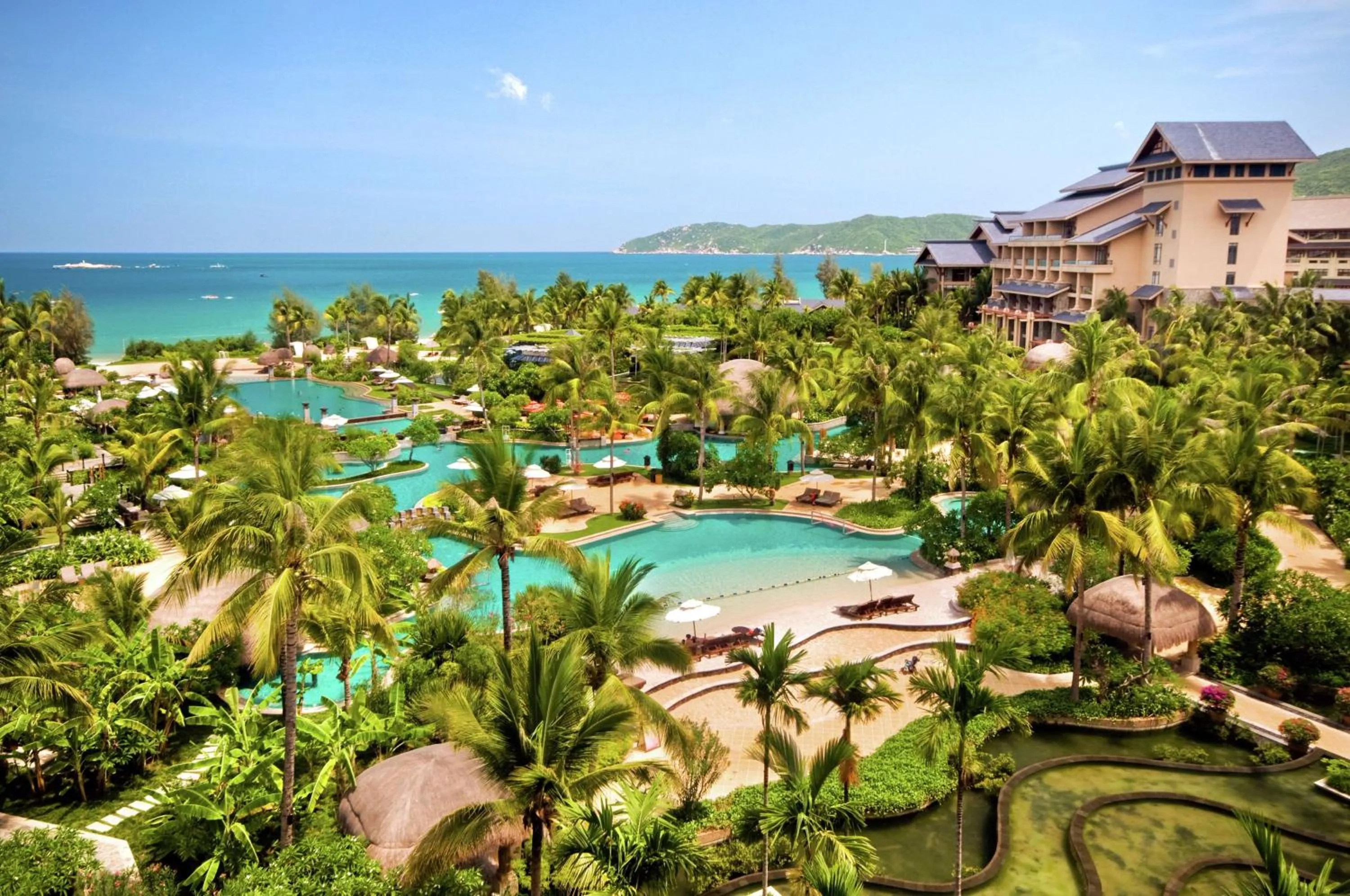 Property building in Hilton Sanya Yalong Bay Resort & Spa