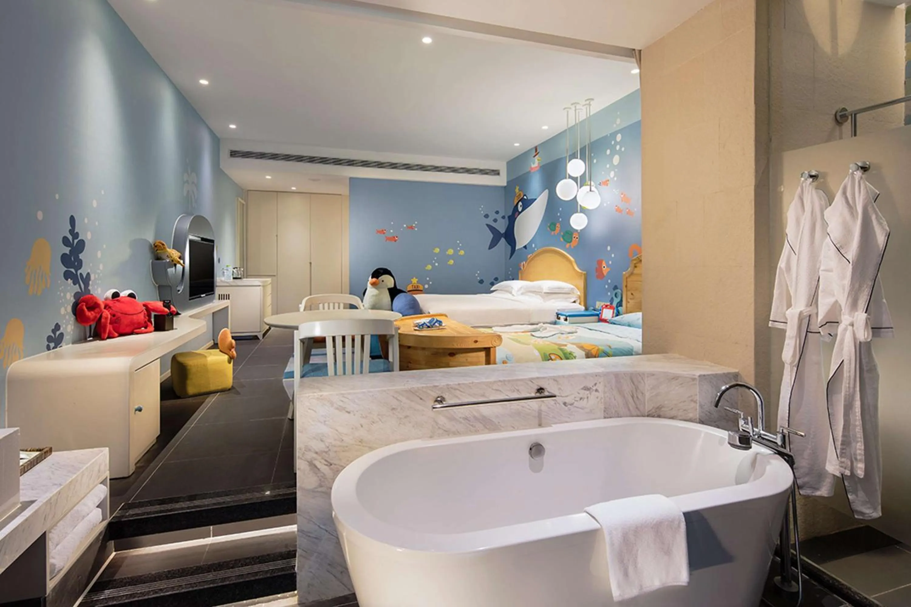 Bathroom, Bed in Hilton Sanya Yalong Bay Resort & Spa