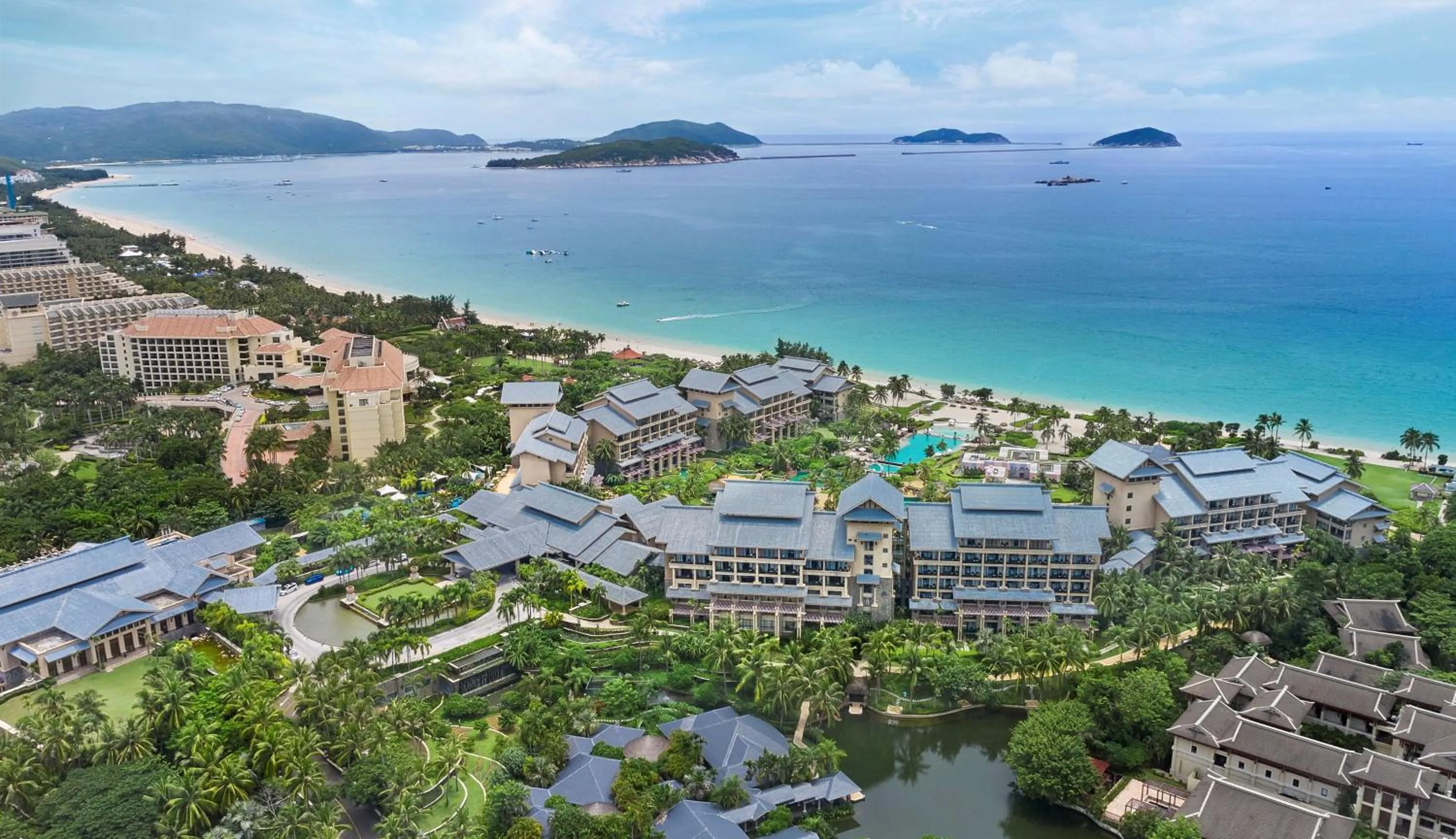 Property building in Hilton Sanya Yalong Bay Resort & Spa