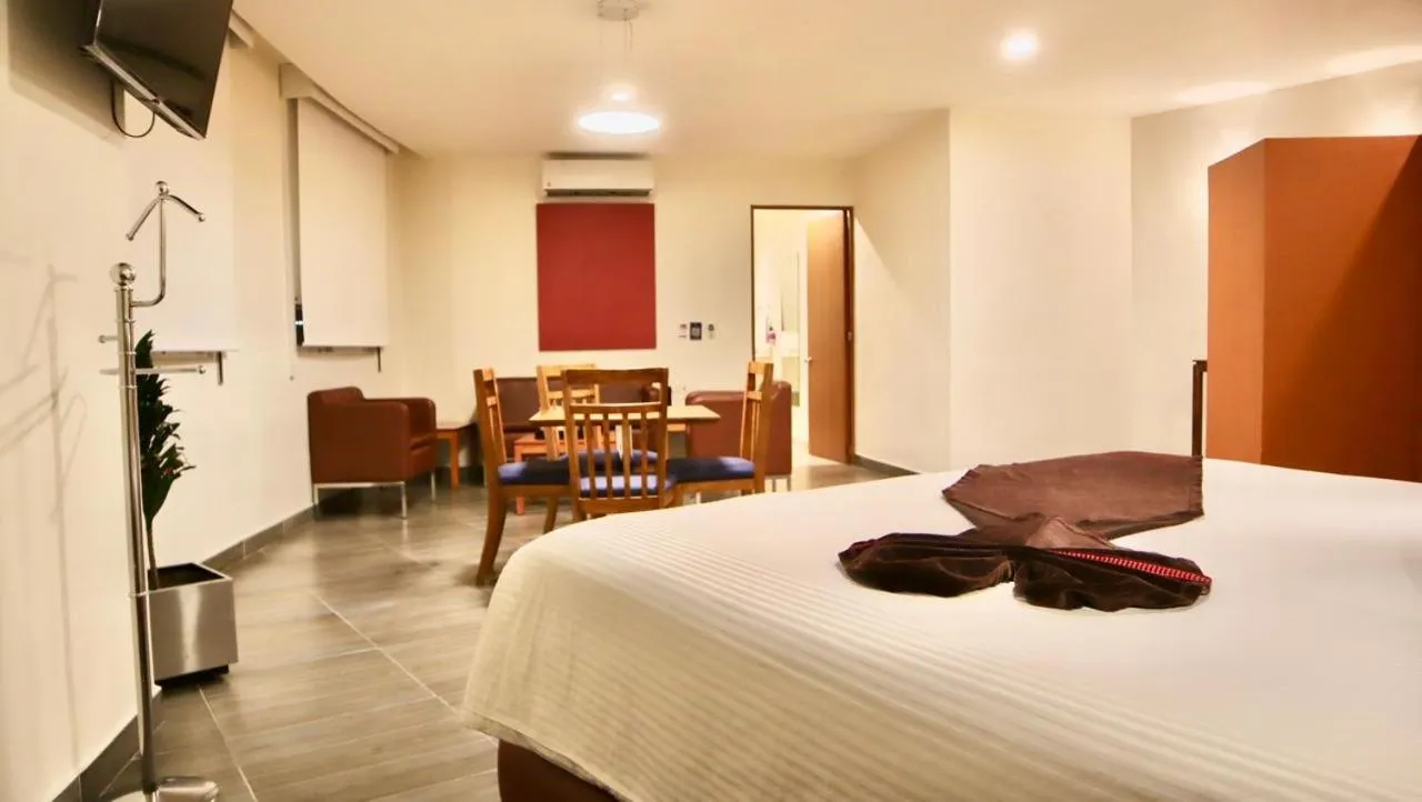 Photo of the whole room in Mision Puebla Angelopolis