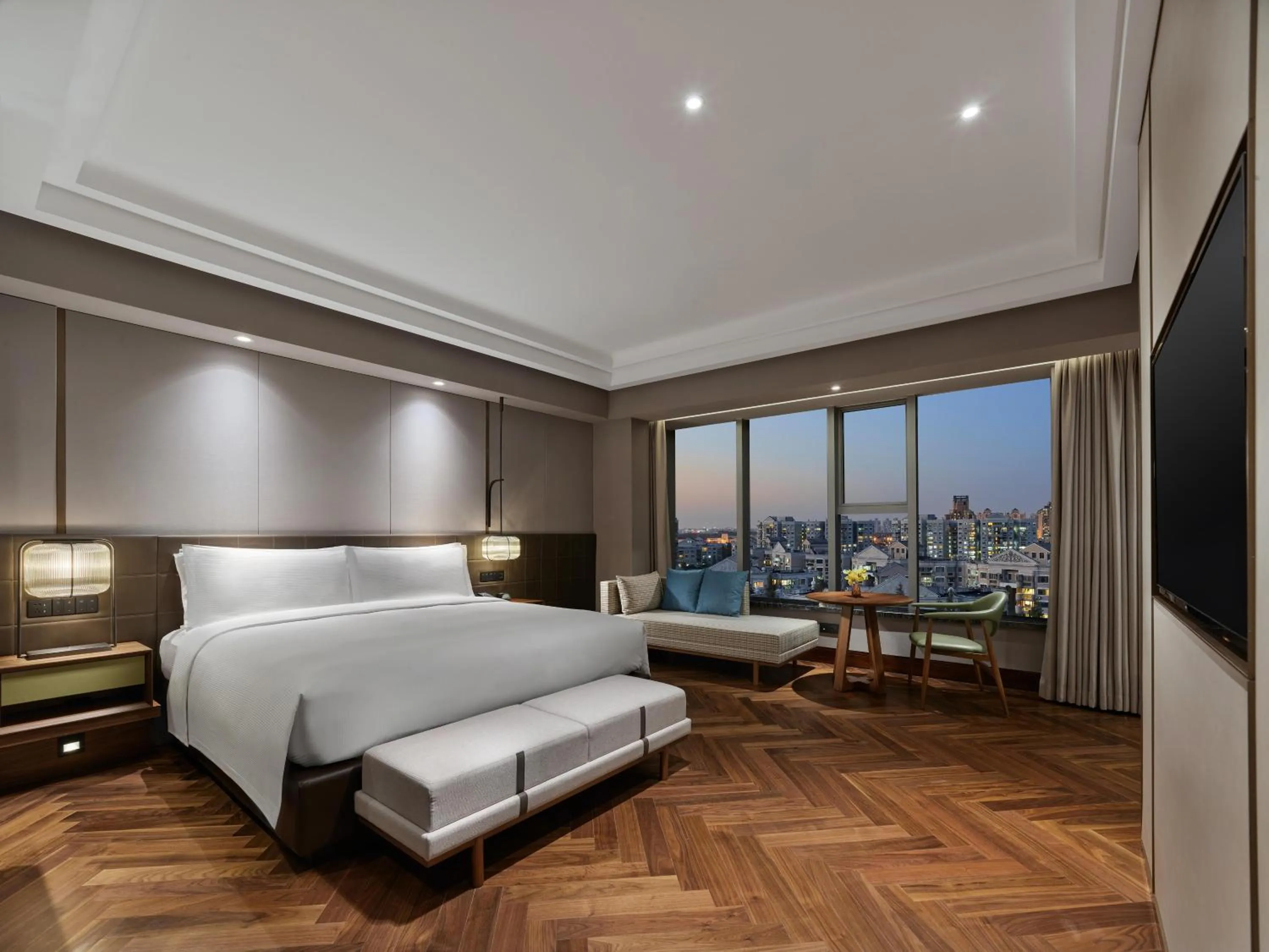 Bedroom, Bed in Hilton Shanghai Hongqiao