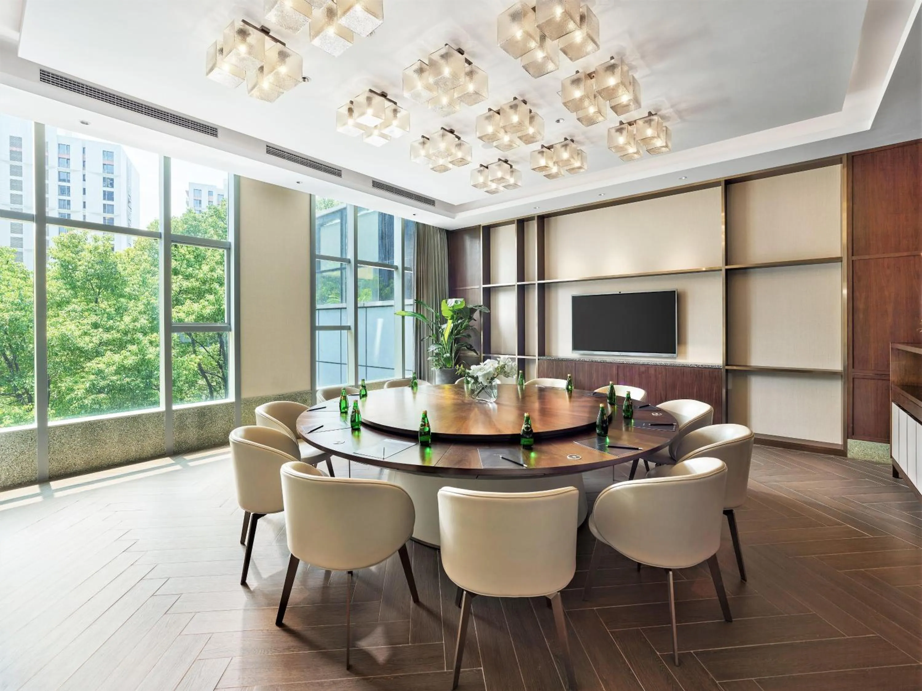 Property building in Hilton Shanghai Hongqiao