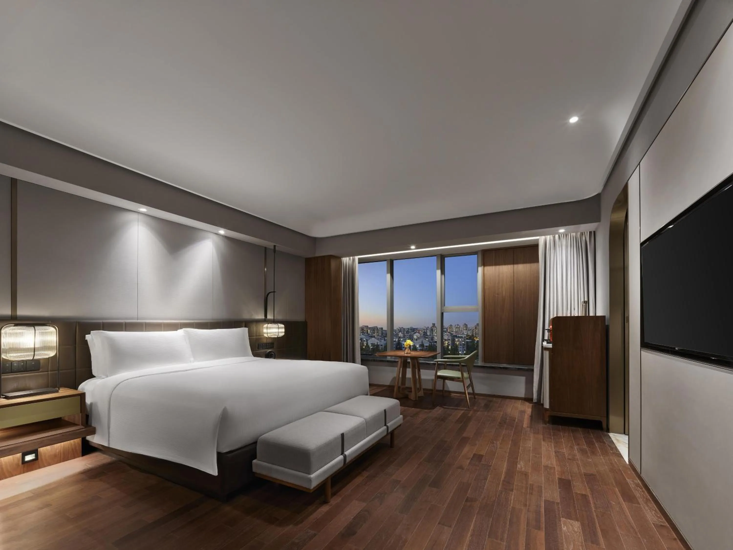 Bedroom, Bed in Hilton Shanghai Hongqiao