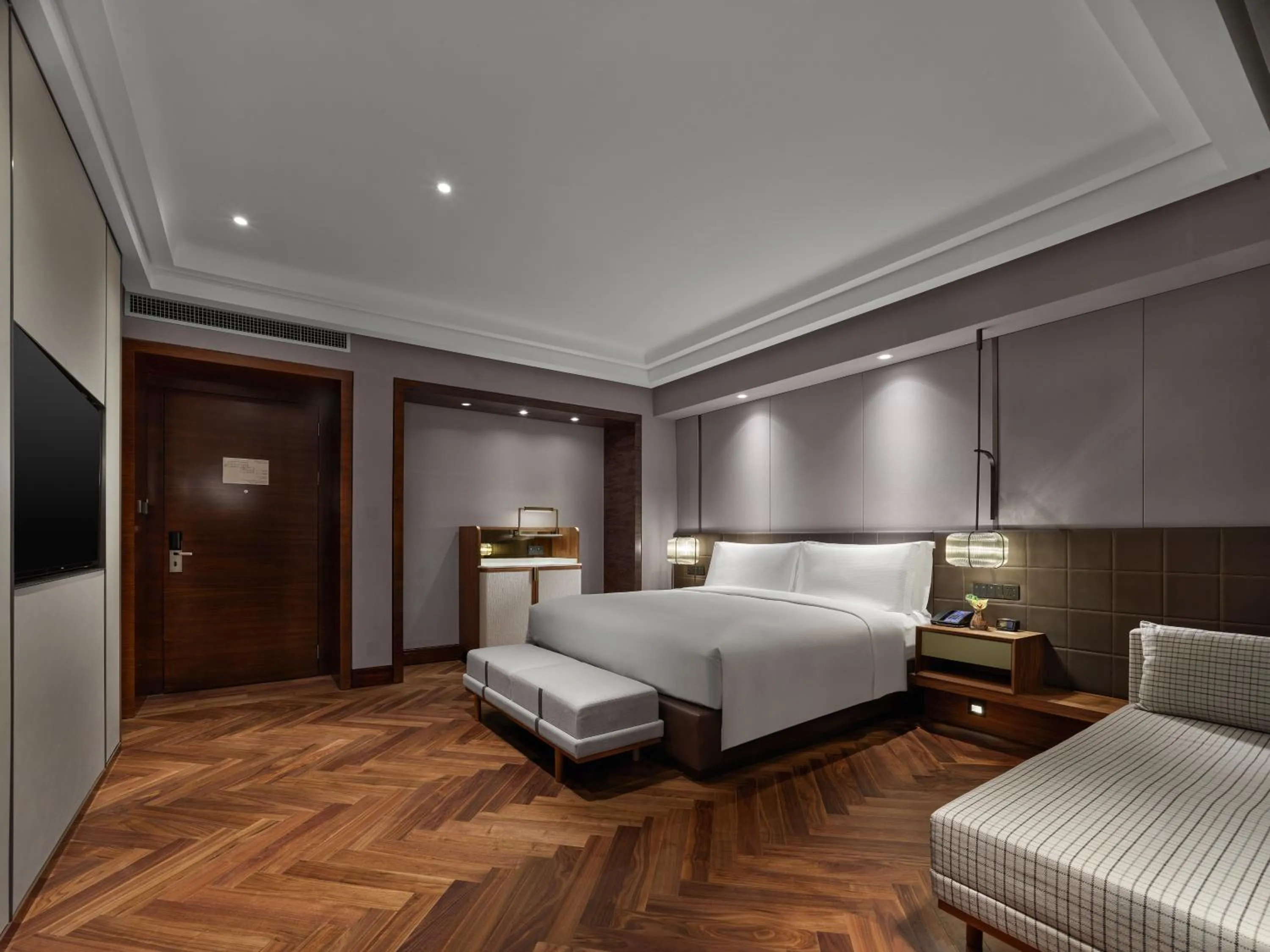 Photo of the whole room, Bed in Hilton Shanghai Hongqiao