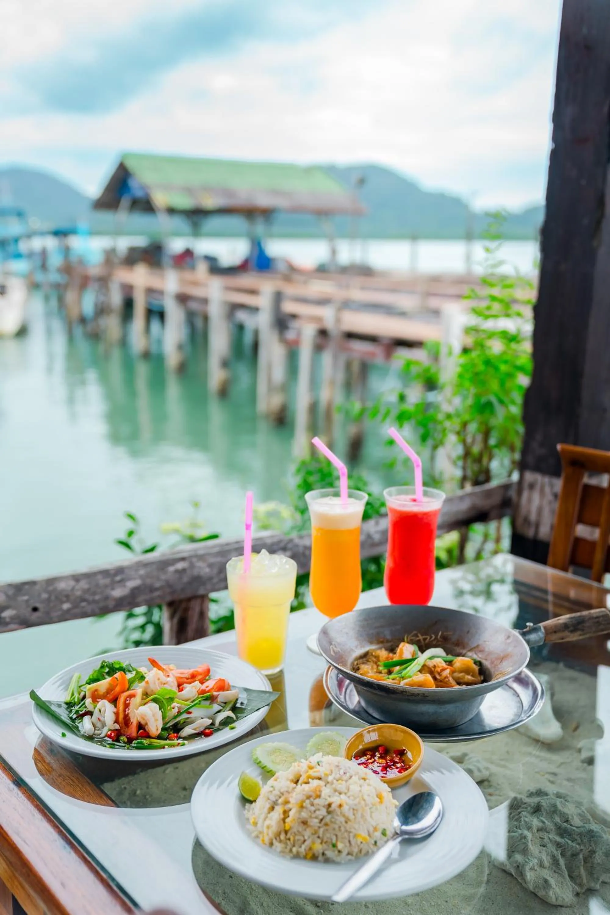 Restaurant/places to eat in Salakphet Resort