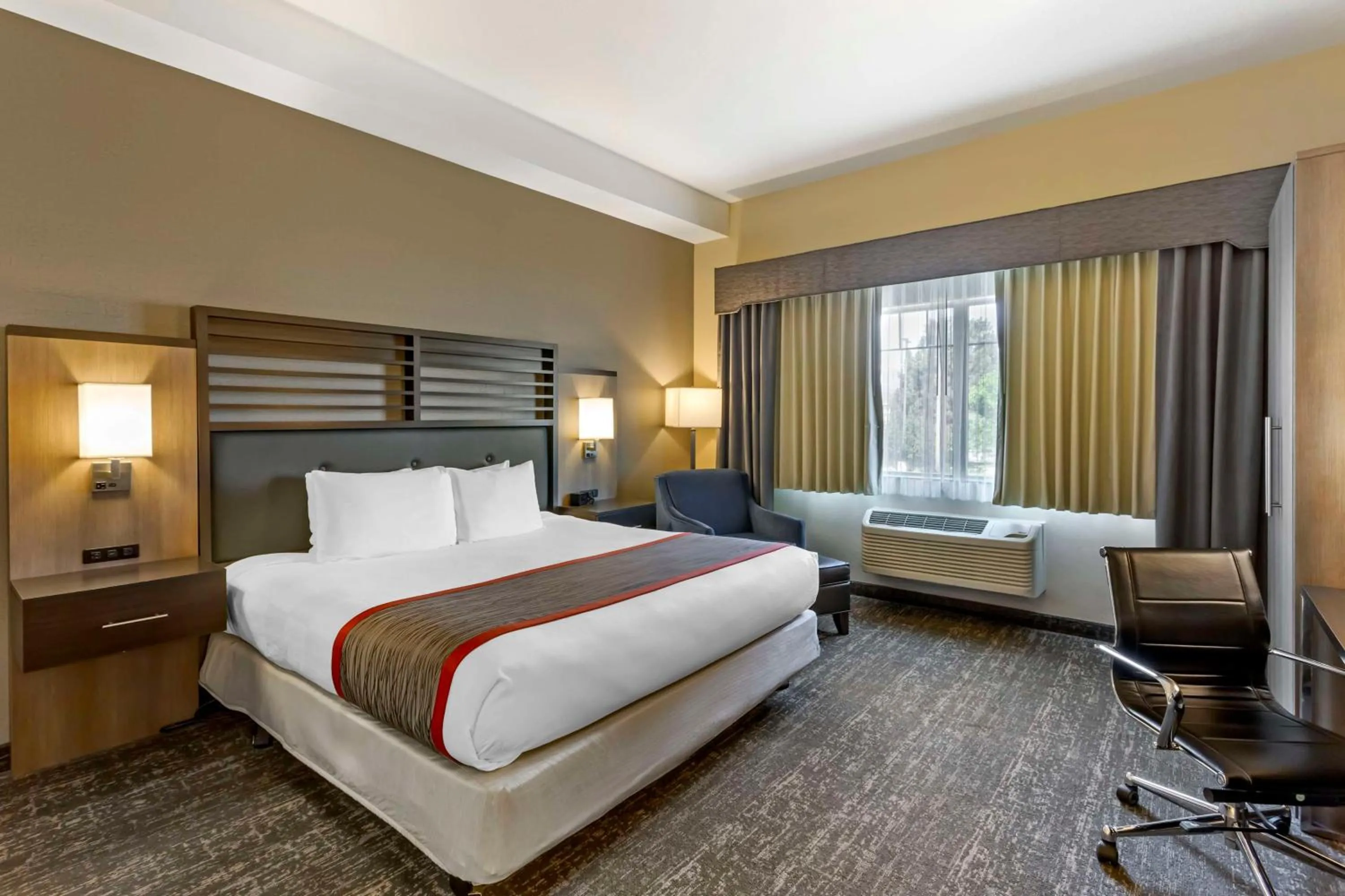 Bedroom, Bed in Best Western Plus Heber Valley Hotel