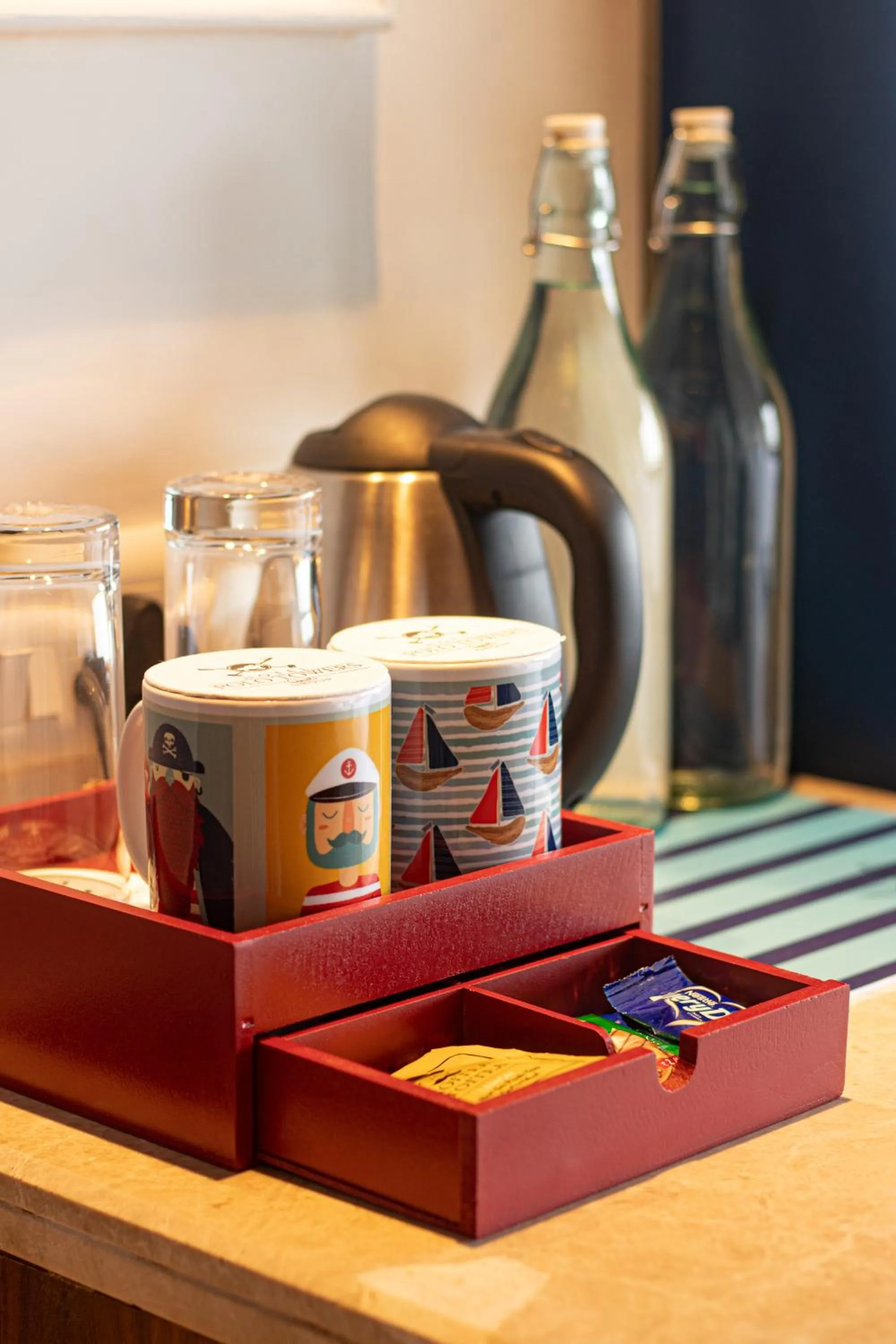 Coffee/tea facilities in Polo Floatel Kolkata