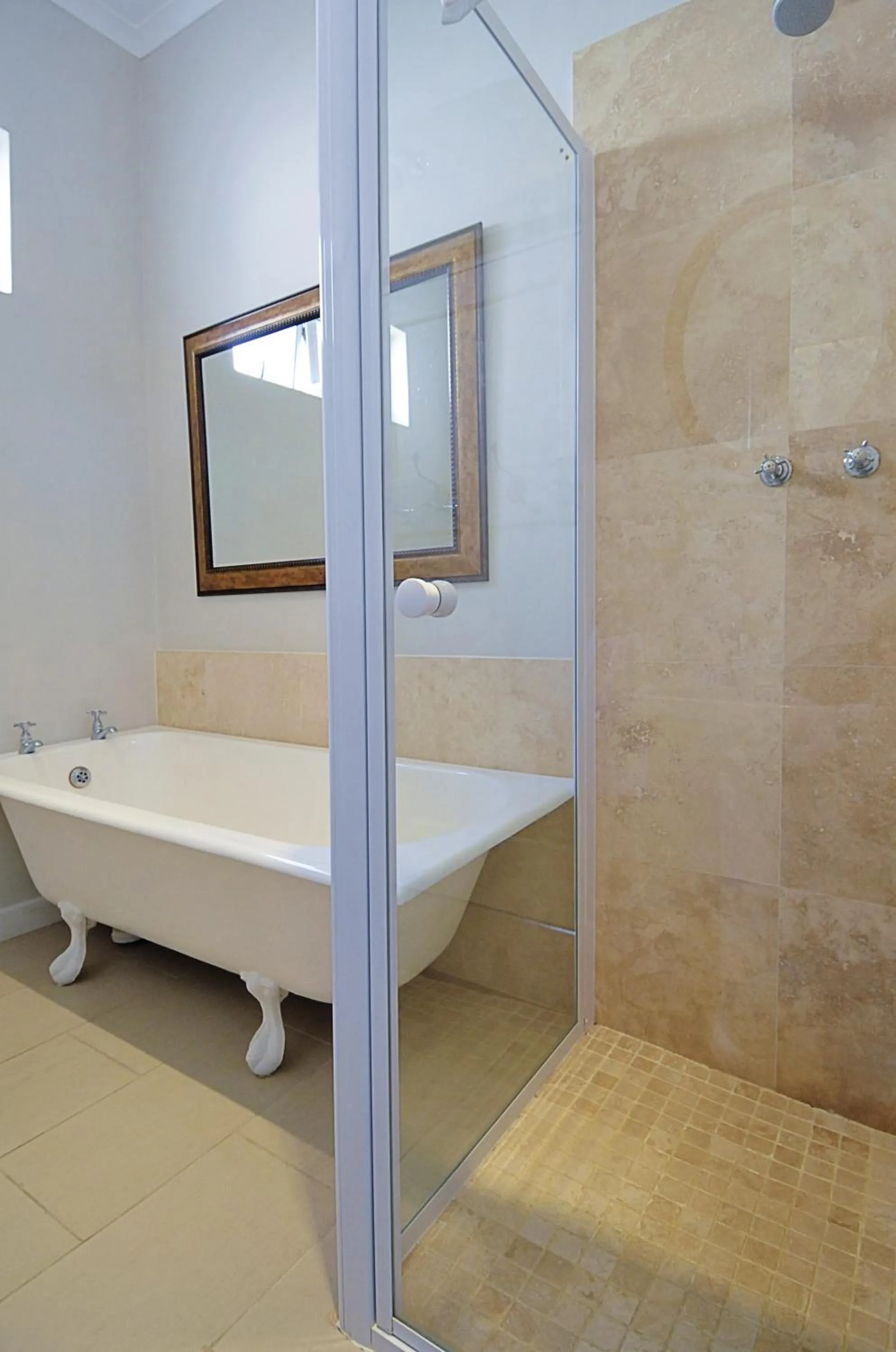 Shower in The Grosvenor Guest House & Self Catering