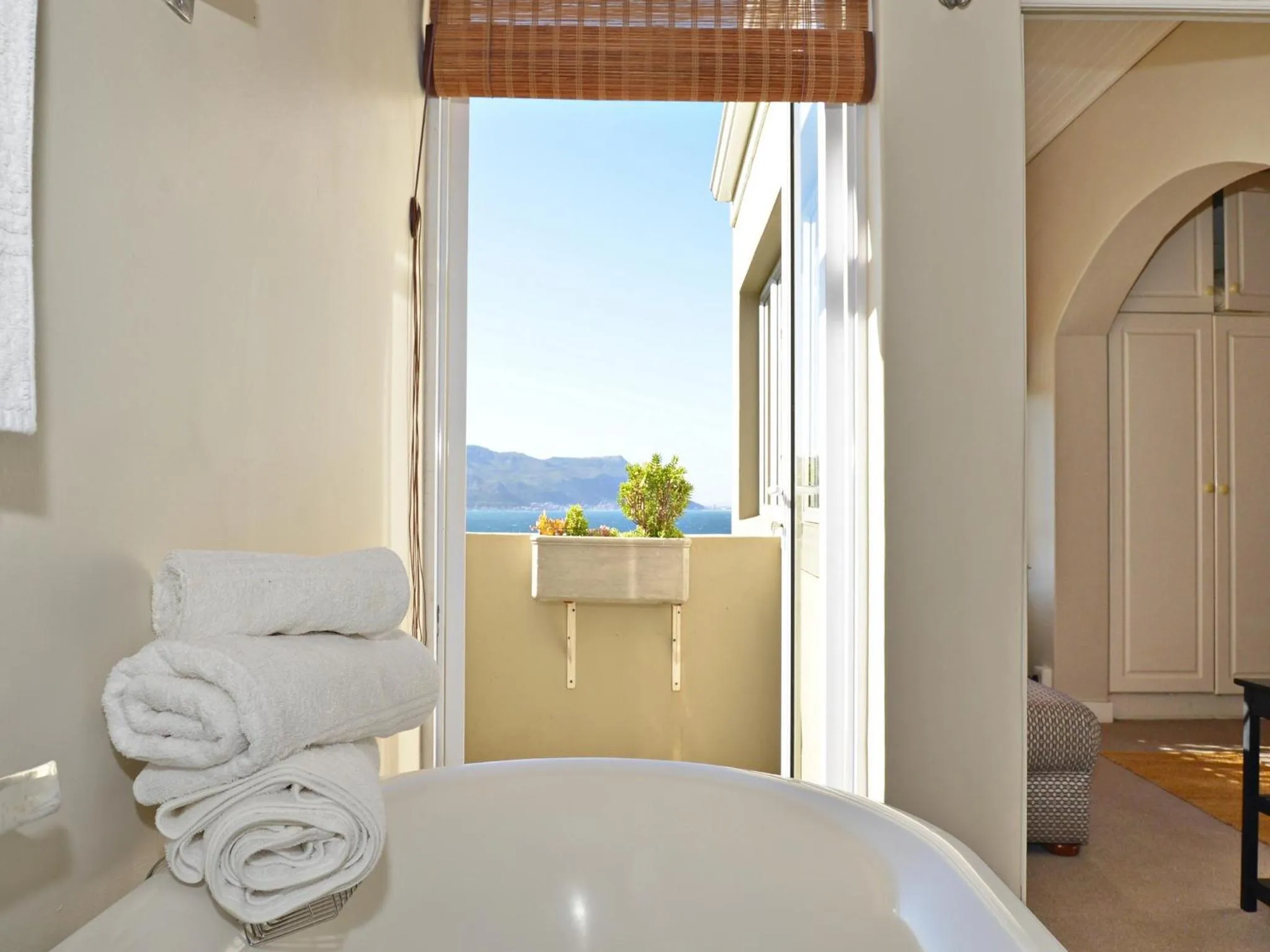 Night in The Grosvenor Guest House & Self Catering