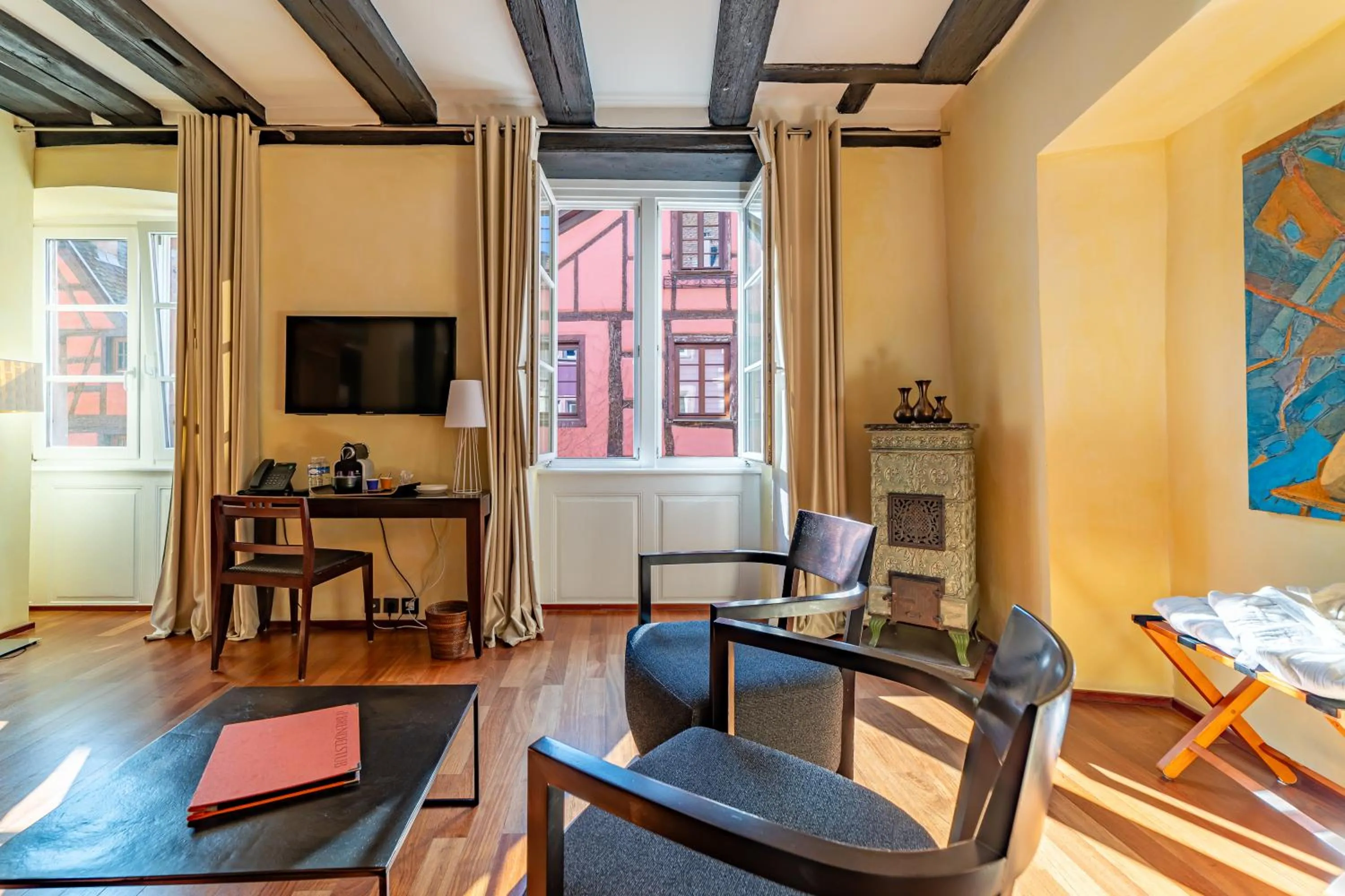 Restaurant/places to eat in Le B. Suites, Chambres & Restaurant
