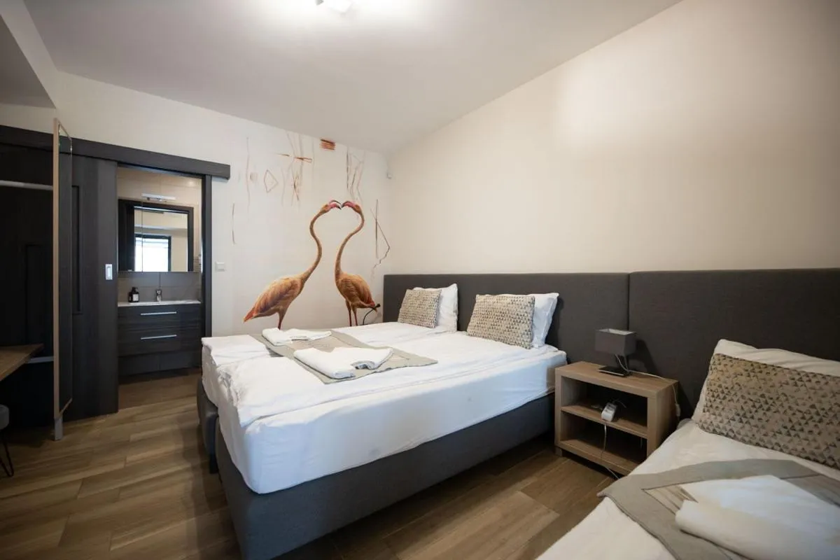 Bed in Flamingó Panzió és Borház