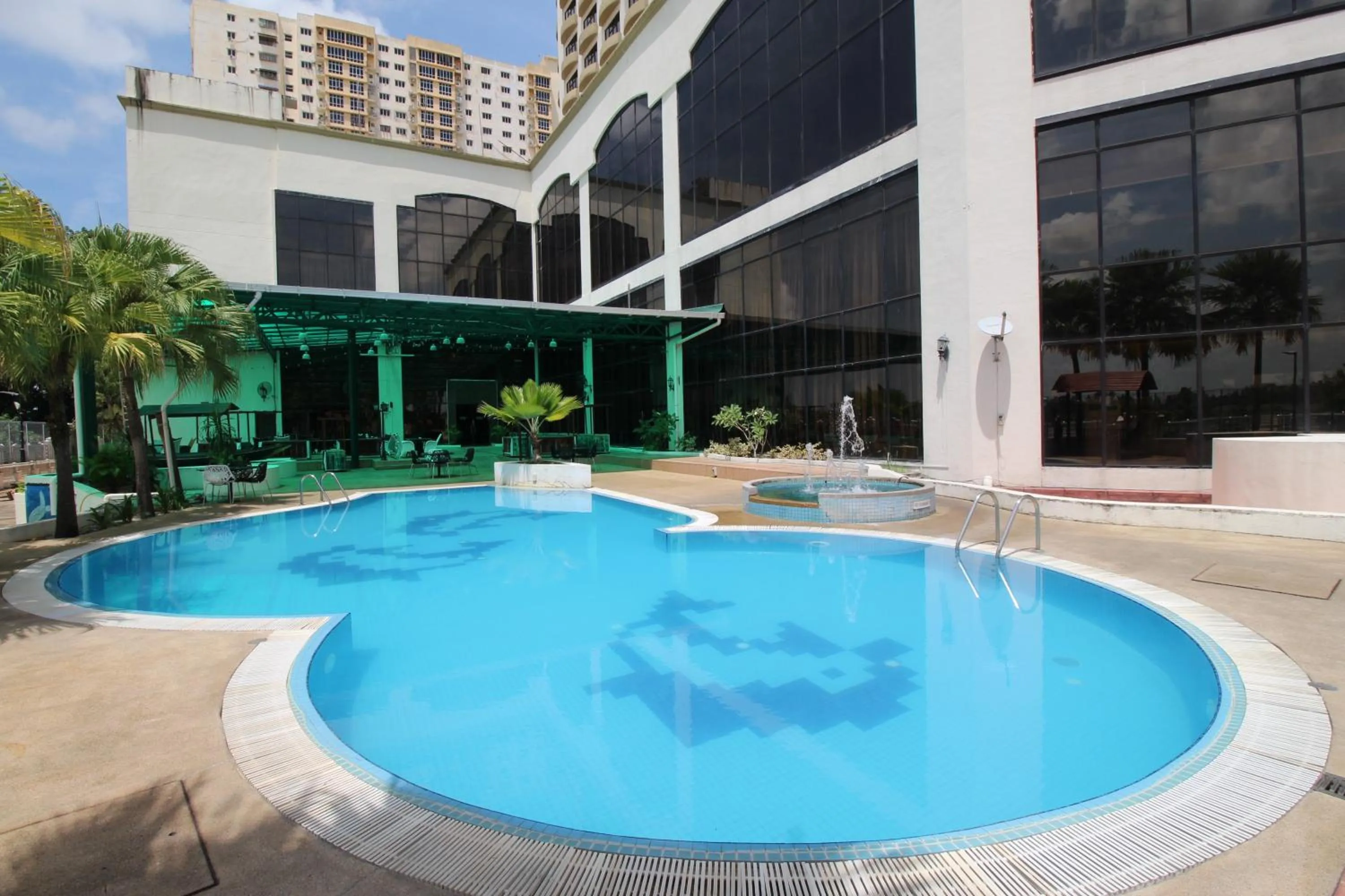 Swimming pool in Grand Riverview Hotel