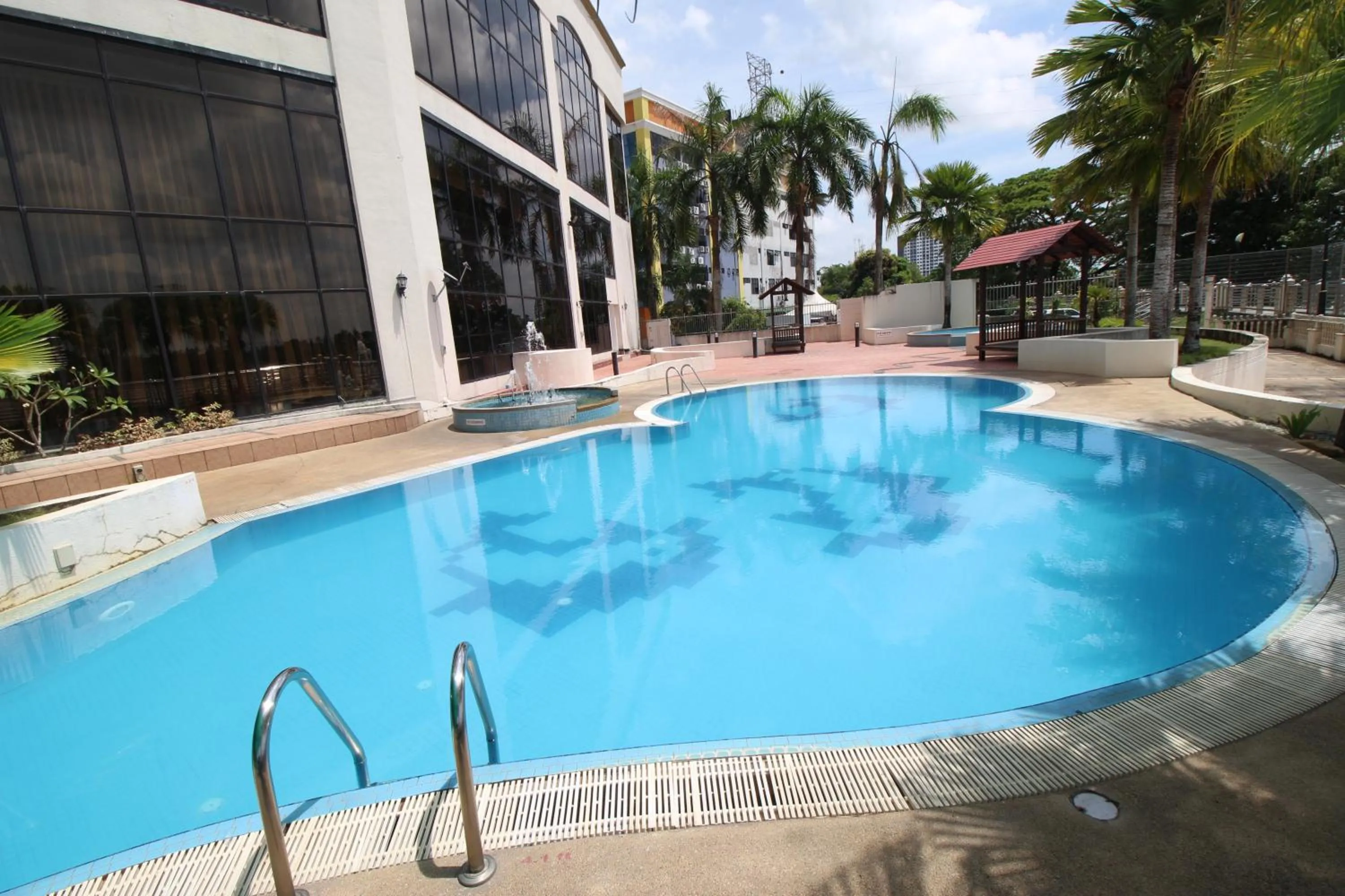 Swimming pool in Grand Riverview Hotel