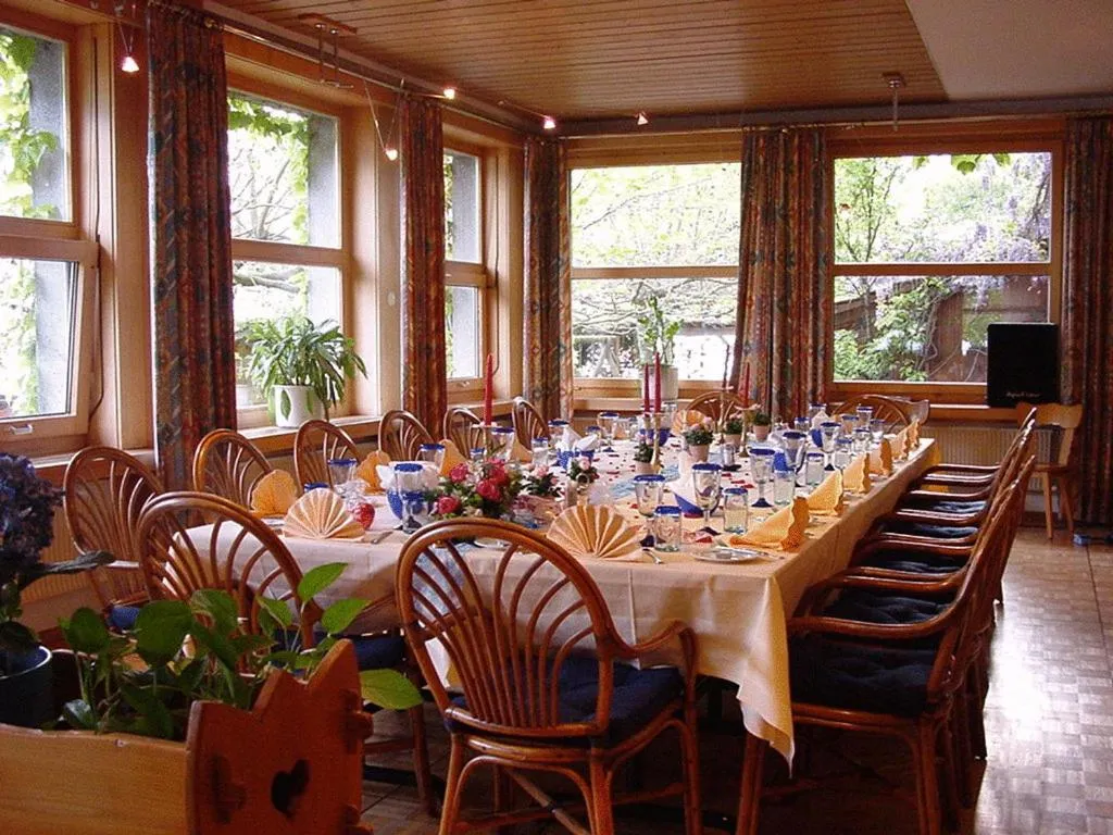 Restaurant/places to eat in Seehotel Bären