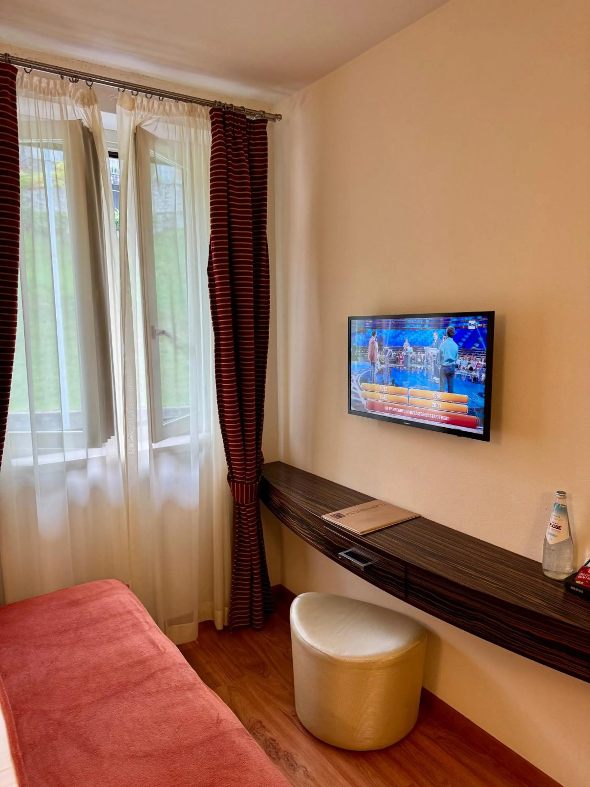 TV and multimedia, Bed in Esprit D'Hotel Panoramico