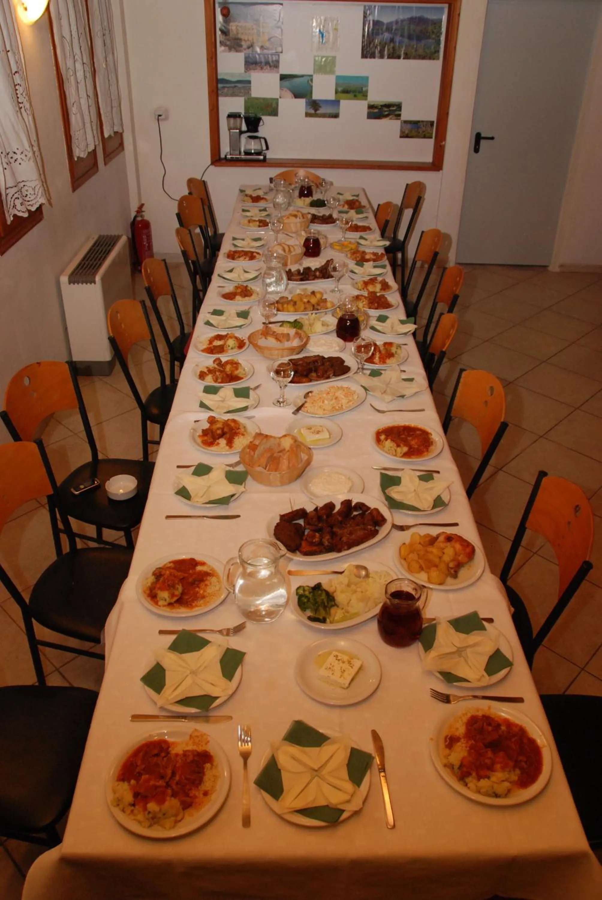 Restaurant/places to eat in Hotel Antigoni