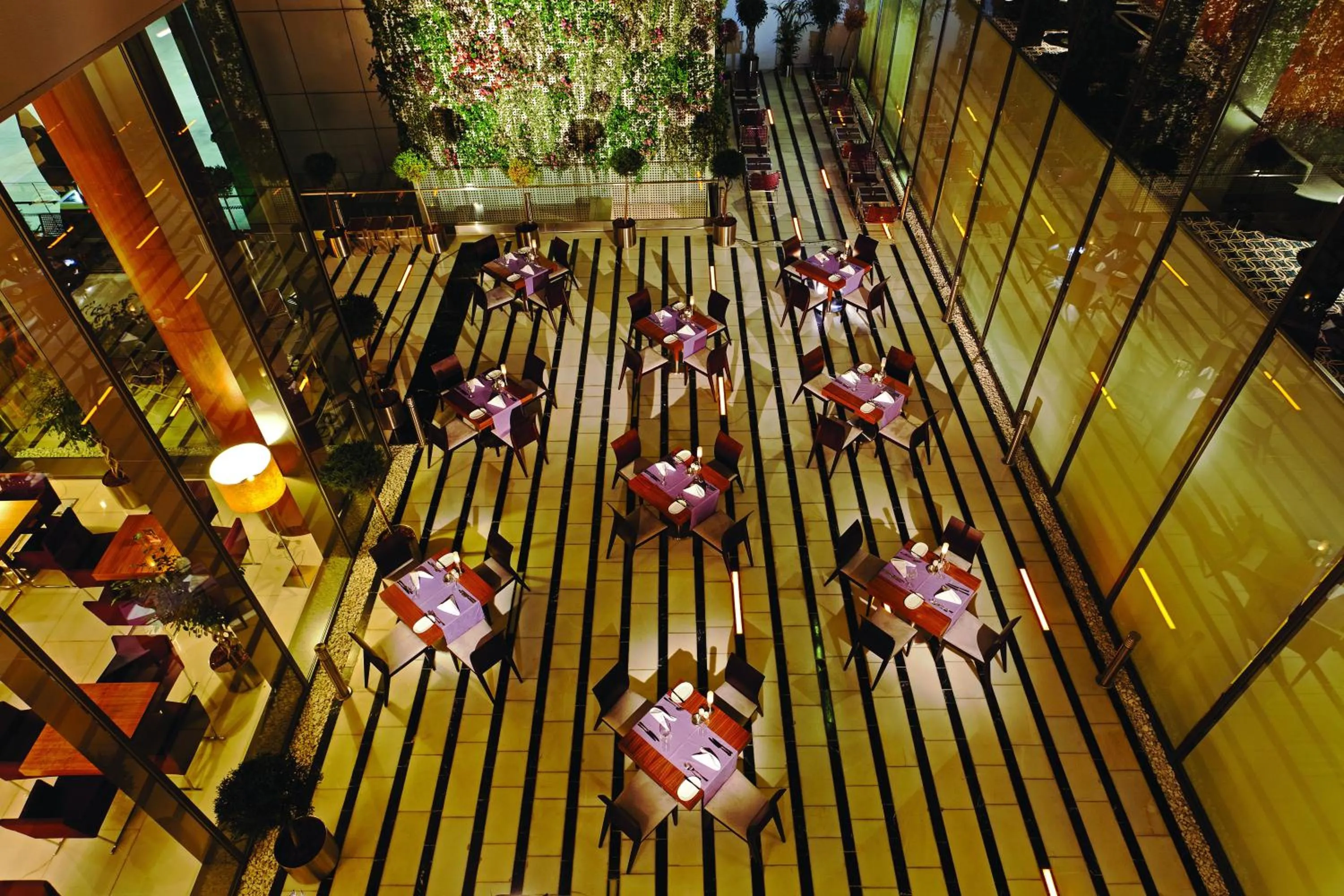 Restaurant/places to eat in Crowne Plaza Istanbul Harbiye by IHG