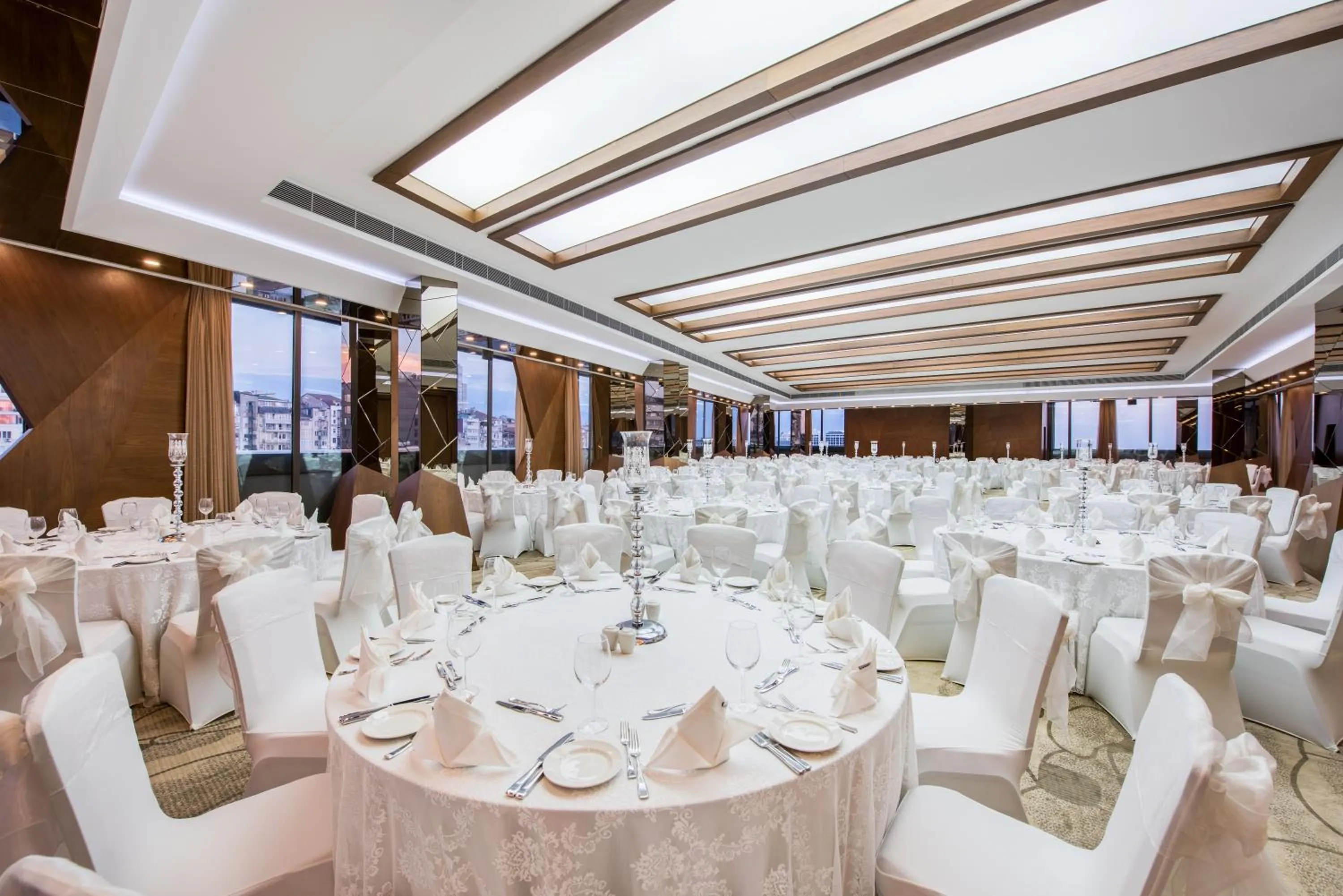 Banquet/Function facilities in Crowne Plaza Istanbul Harbiye by IHG