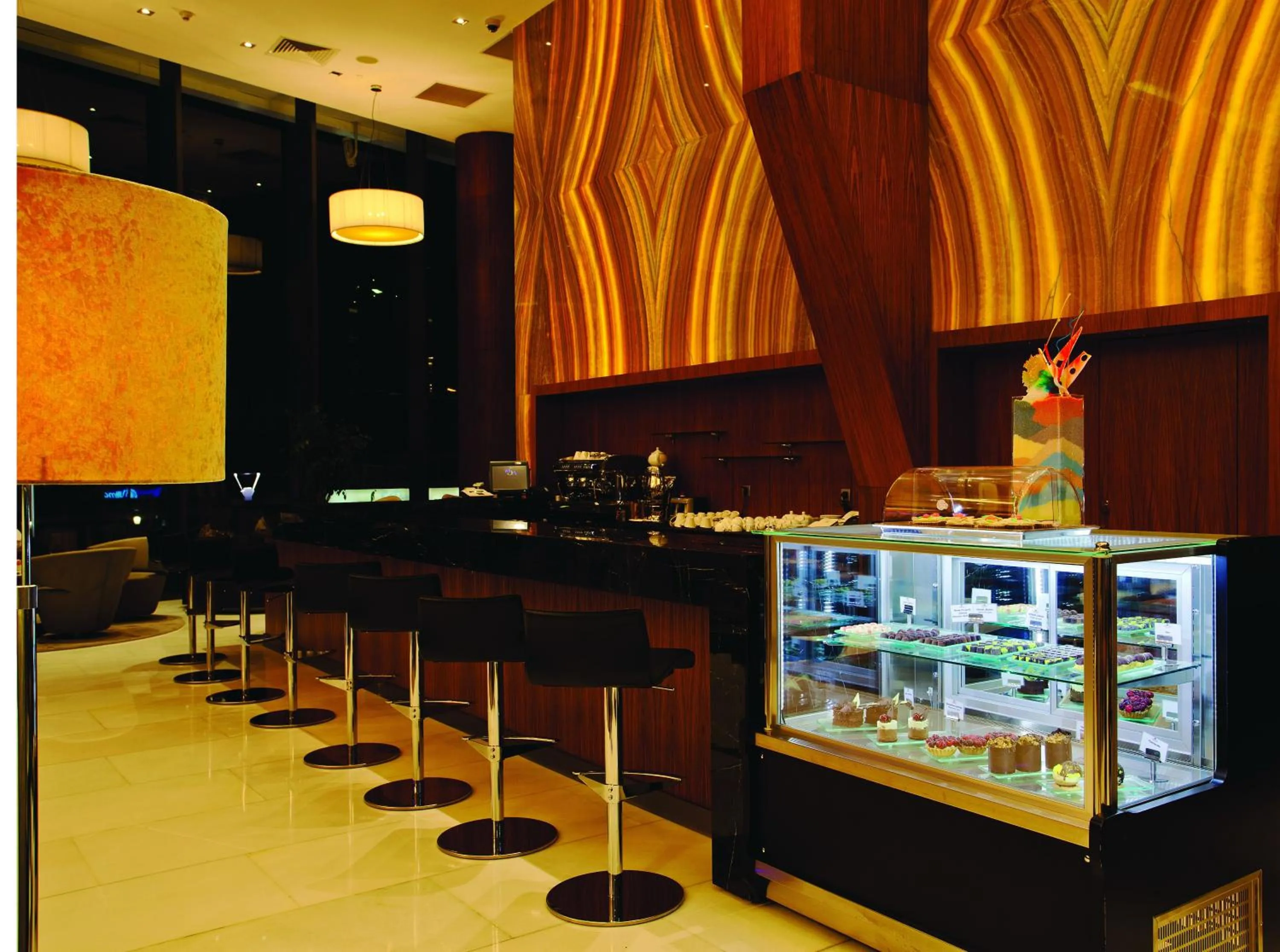 Lounge or bar in Crowne Plaza Istanbul Harbiye by IHG