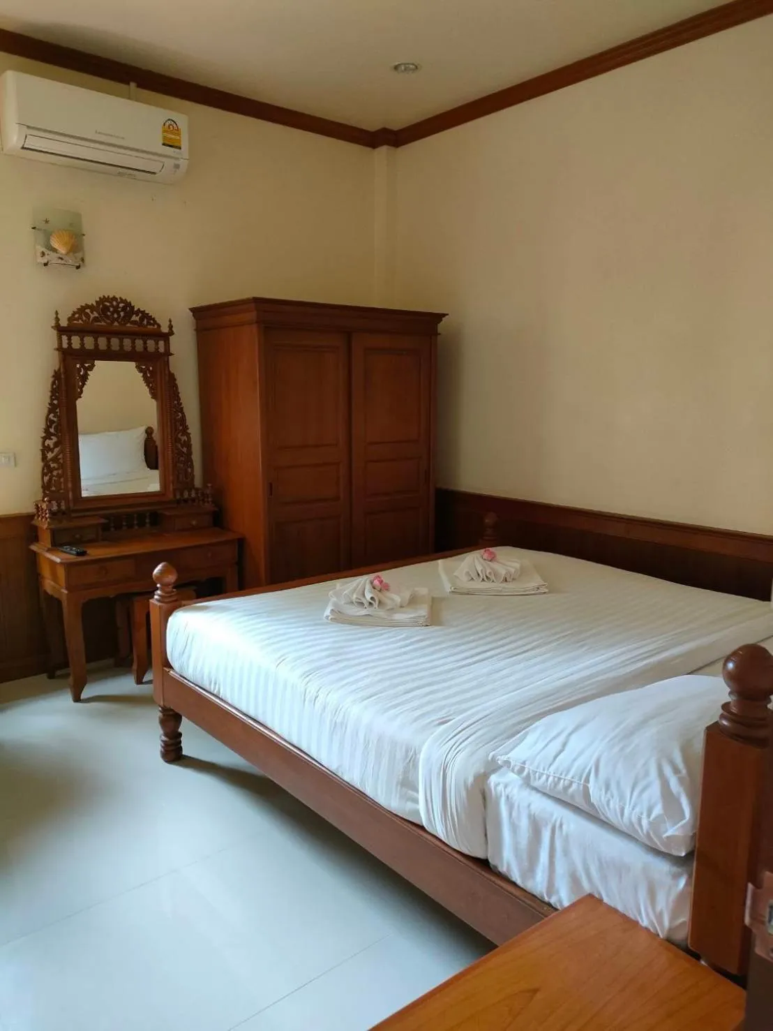 Bed in Kaibae Hut Resort