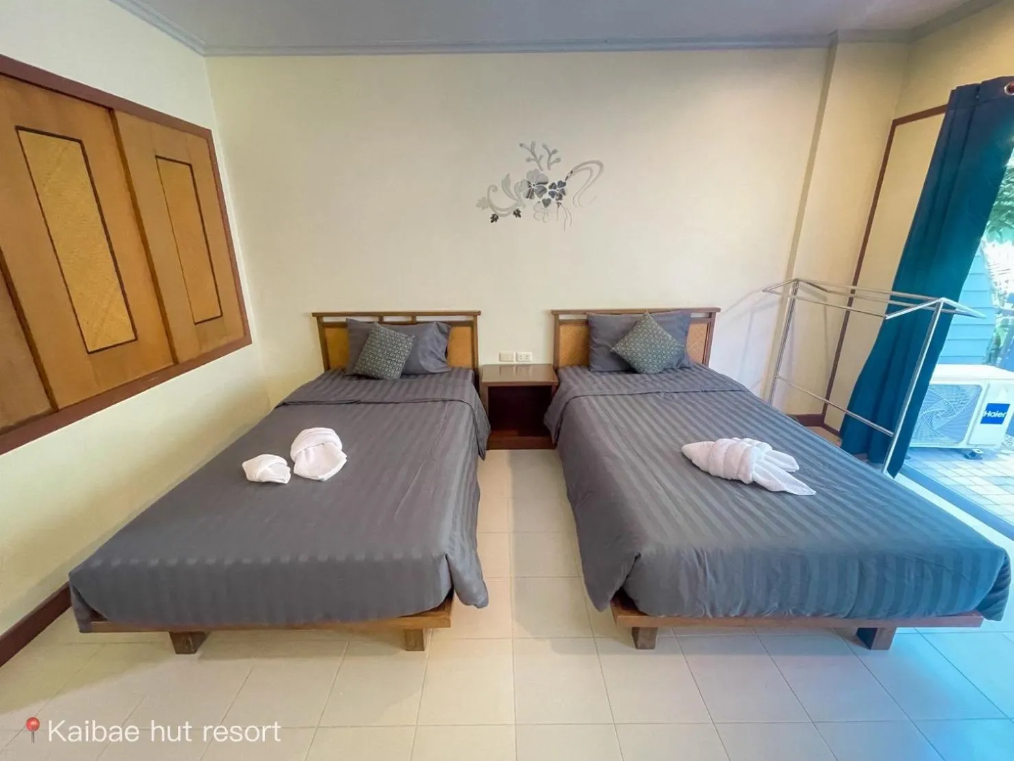 Photo of the whole room, Bed in Kaibae Hut Resort