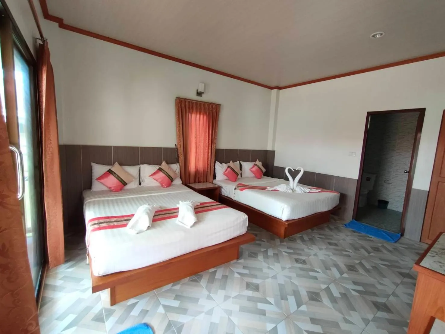 Photo of the whole room, Bed in Kaibae Hut Resort