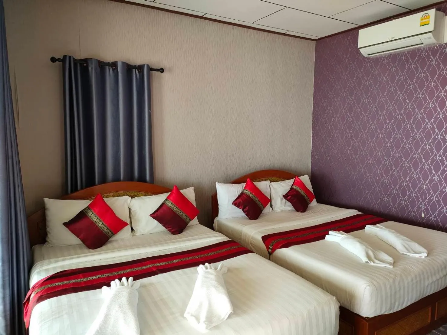 Bed in Kaibae Hut Resort