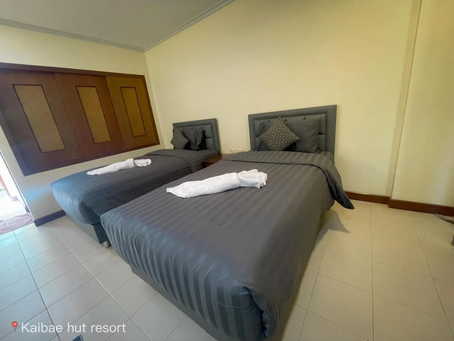 Bed in Kaibae Hut Resort