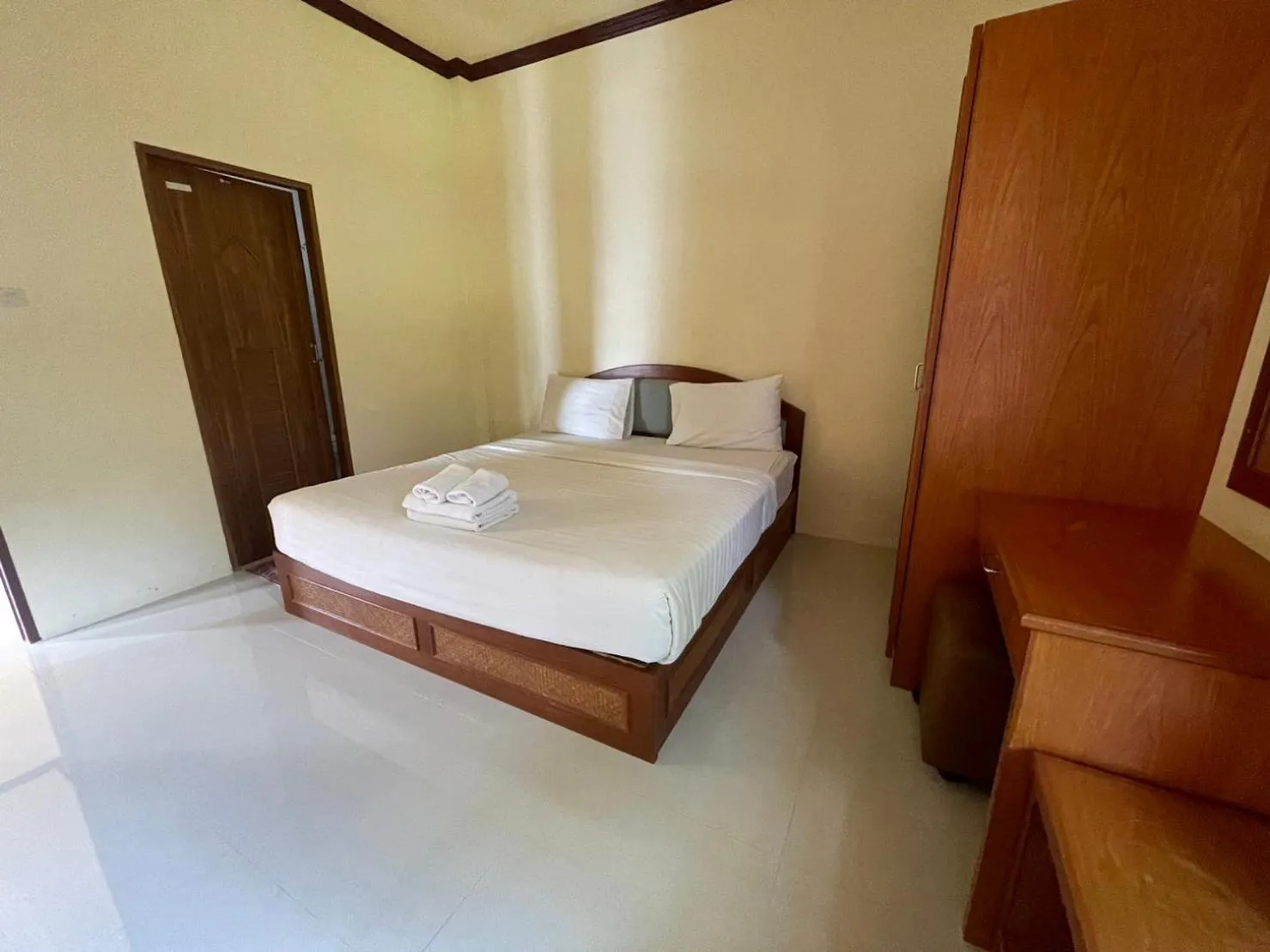 Photo of the whole room, Bed in Kaibae Hut Resort