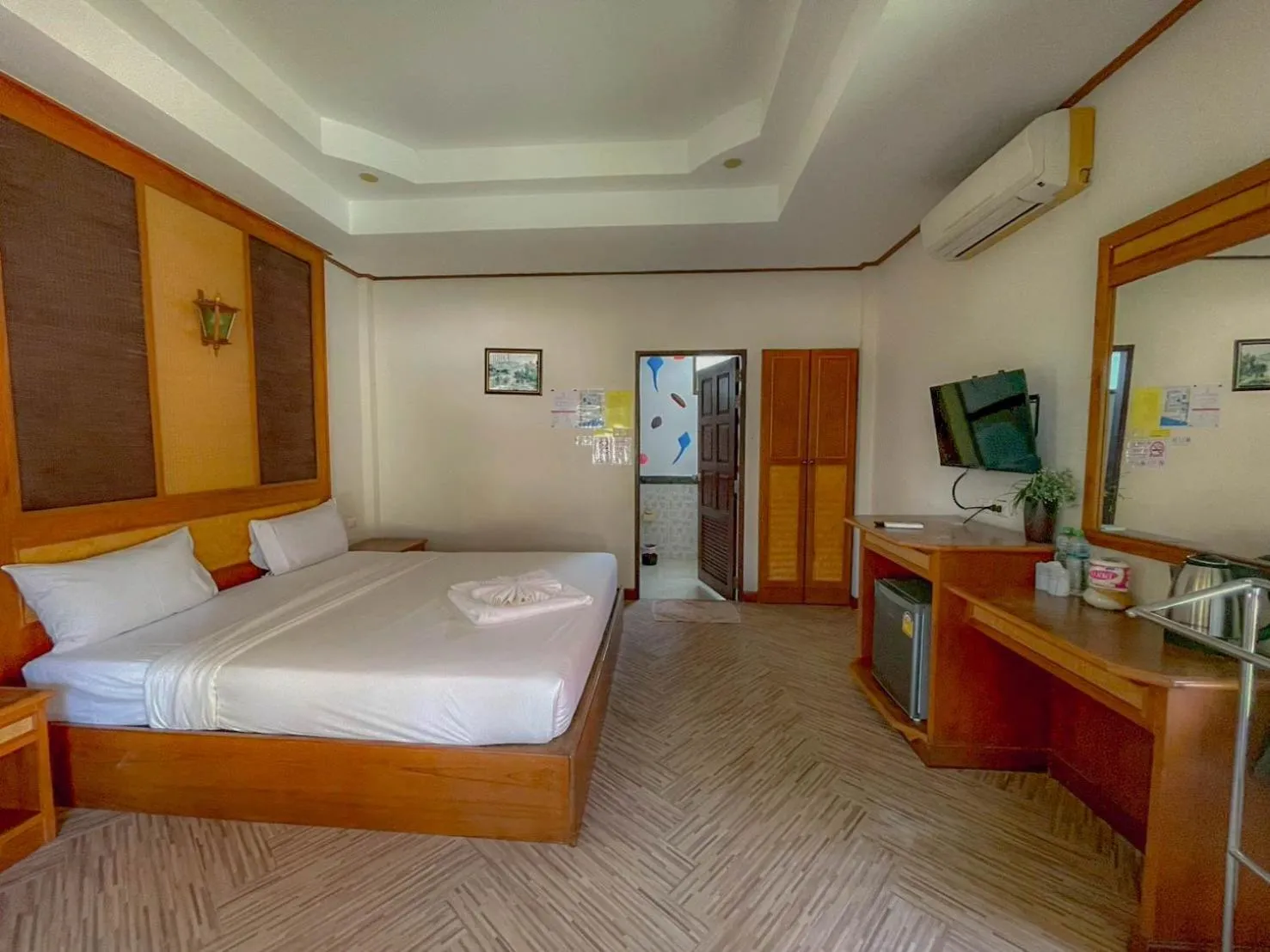 Photo of the whole room, Bed in Kaibae Hut Resort