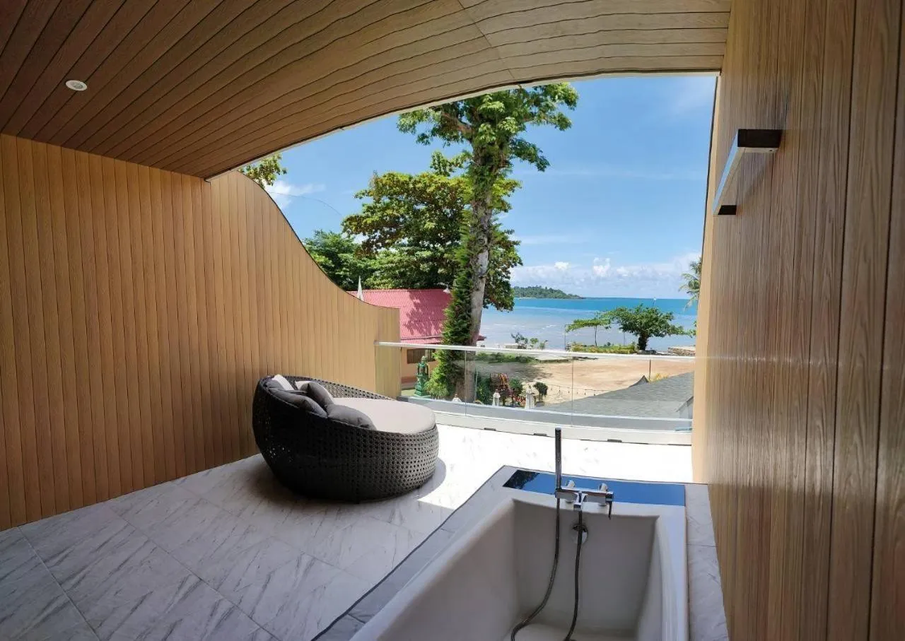 Balcony/Terrace, Bed in Kaibae Hut Resort