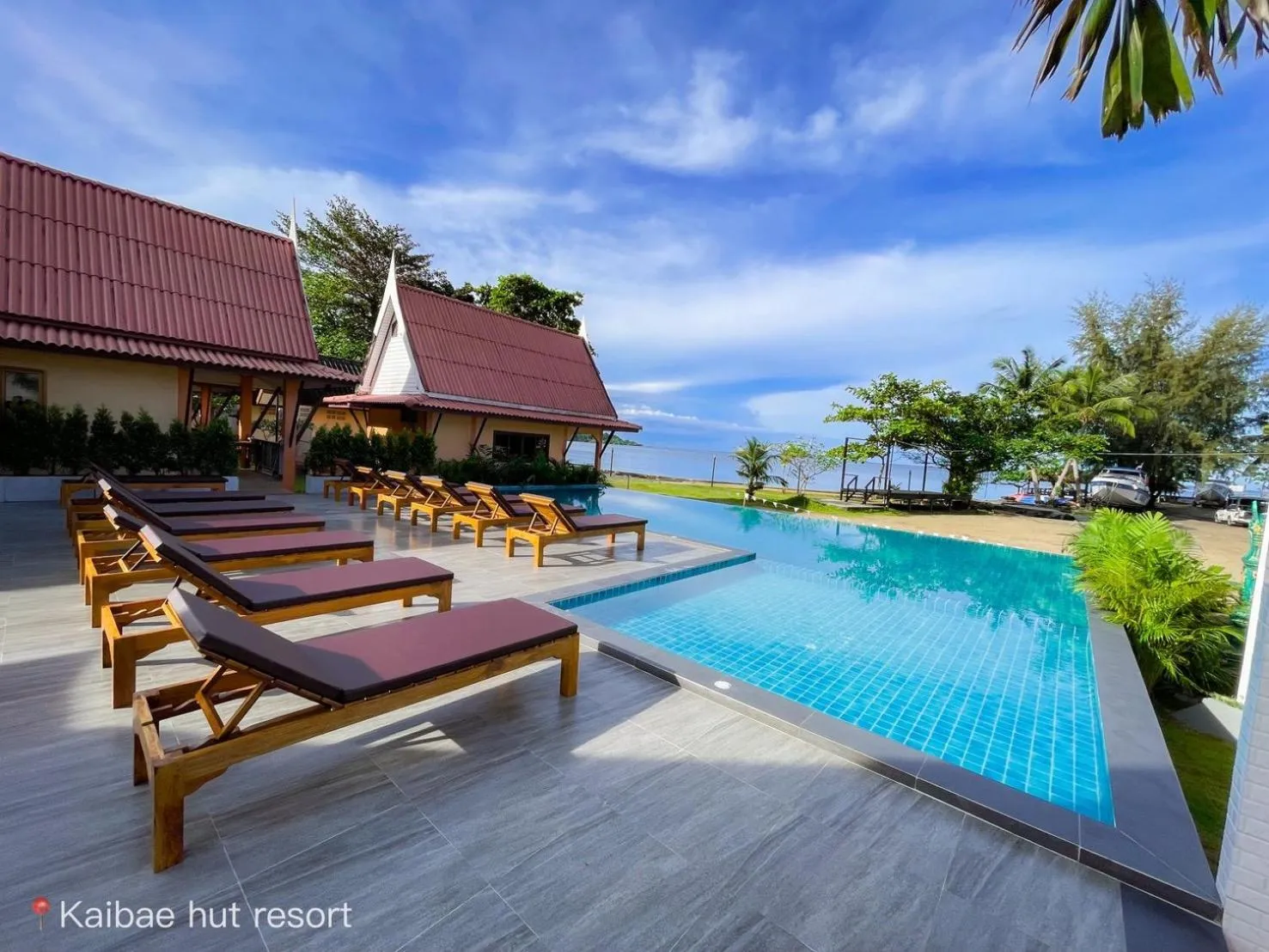 Swimming pool in Kaibae Hut Resort