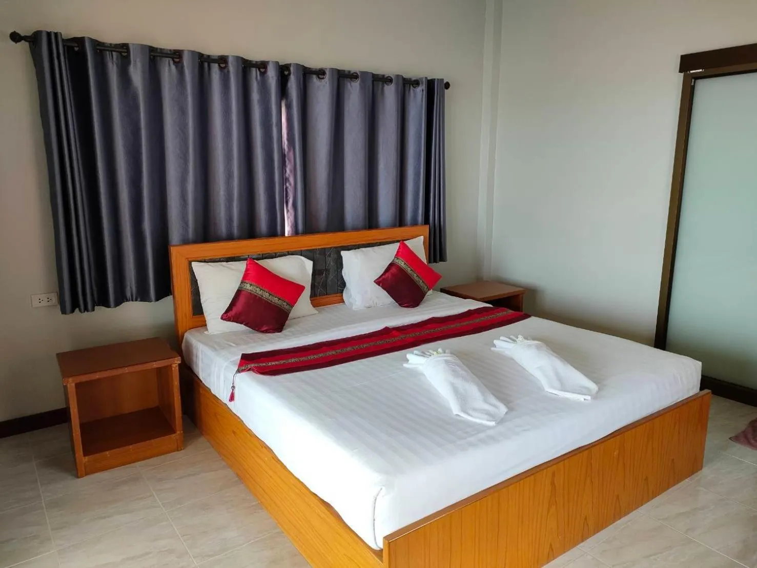 Photo of the whole room, Bed in Kaibae Hut Resort