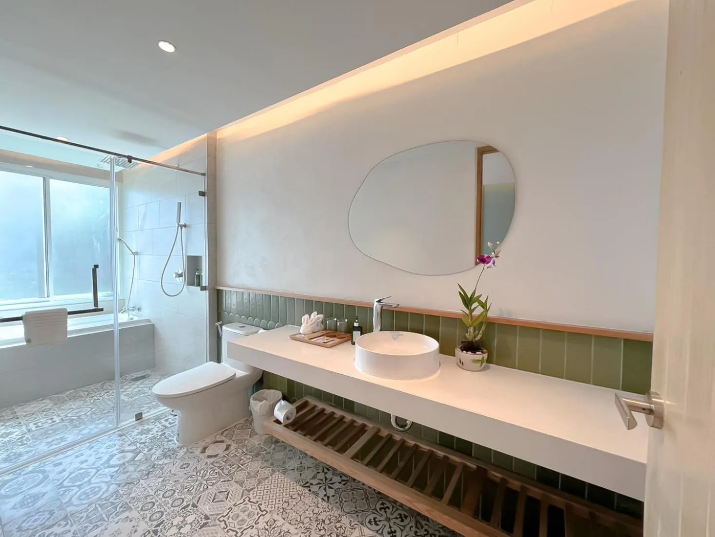 Bathroom in Peach Hill Resort - SHA Extra Plus